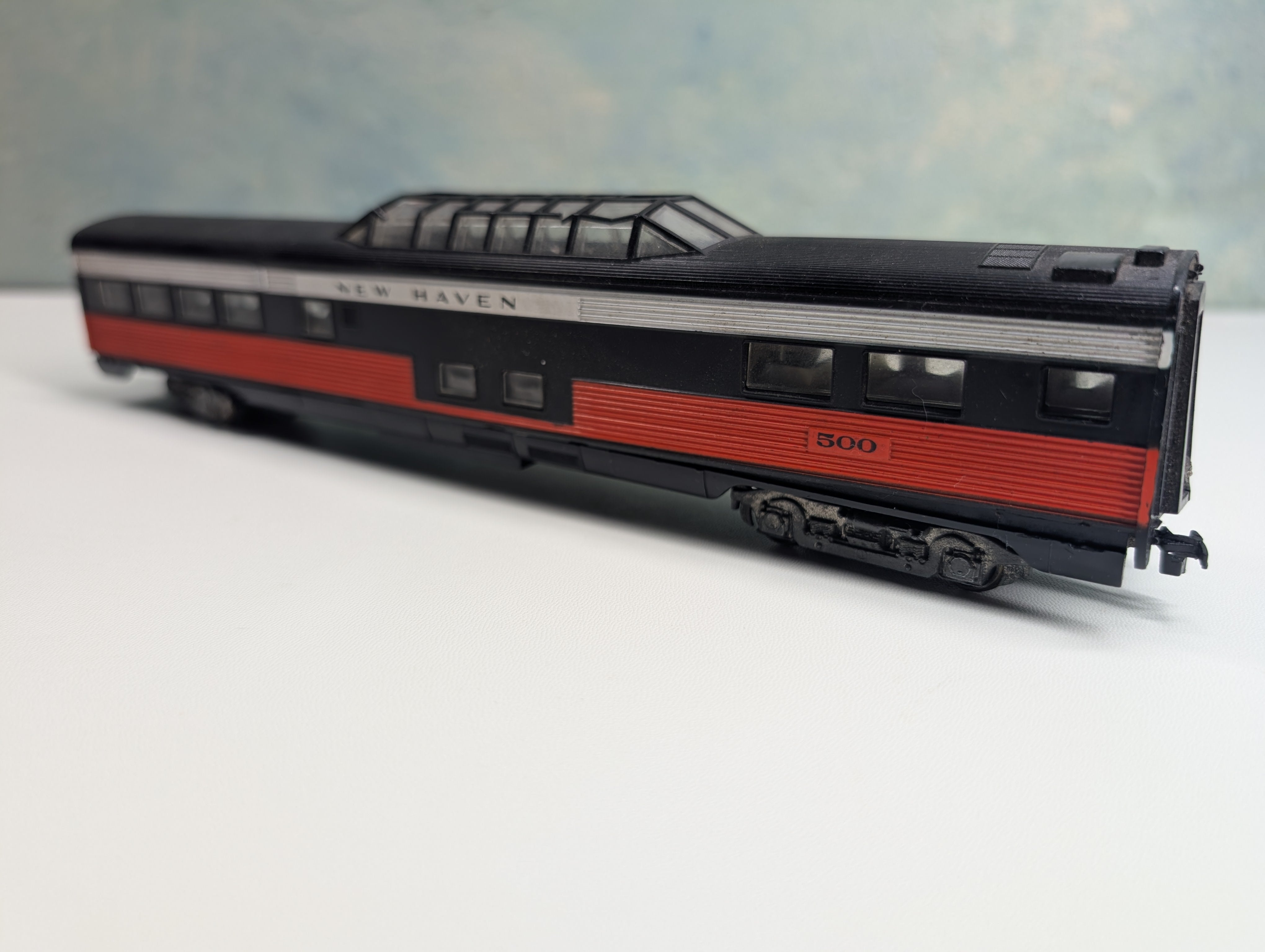 USED Athearn HO Scale Dome Passenger Car New Haven #500