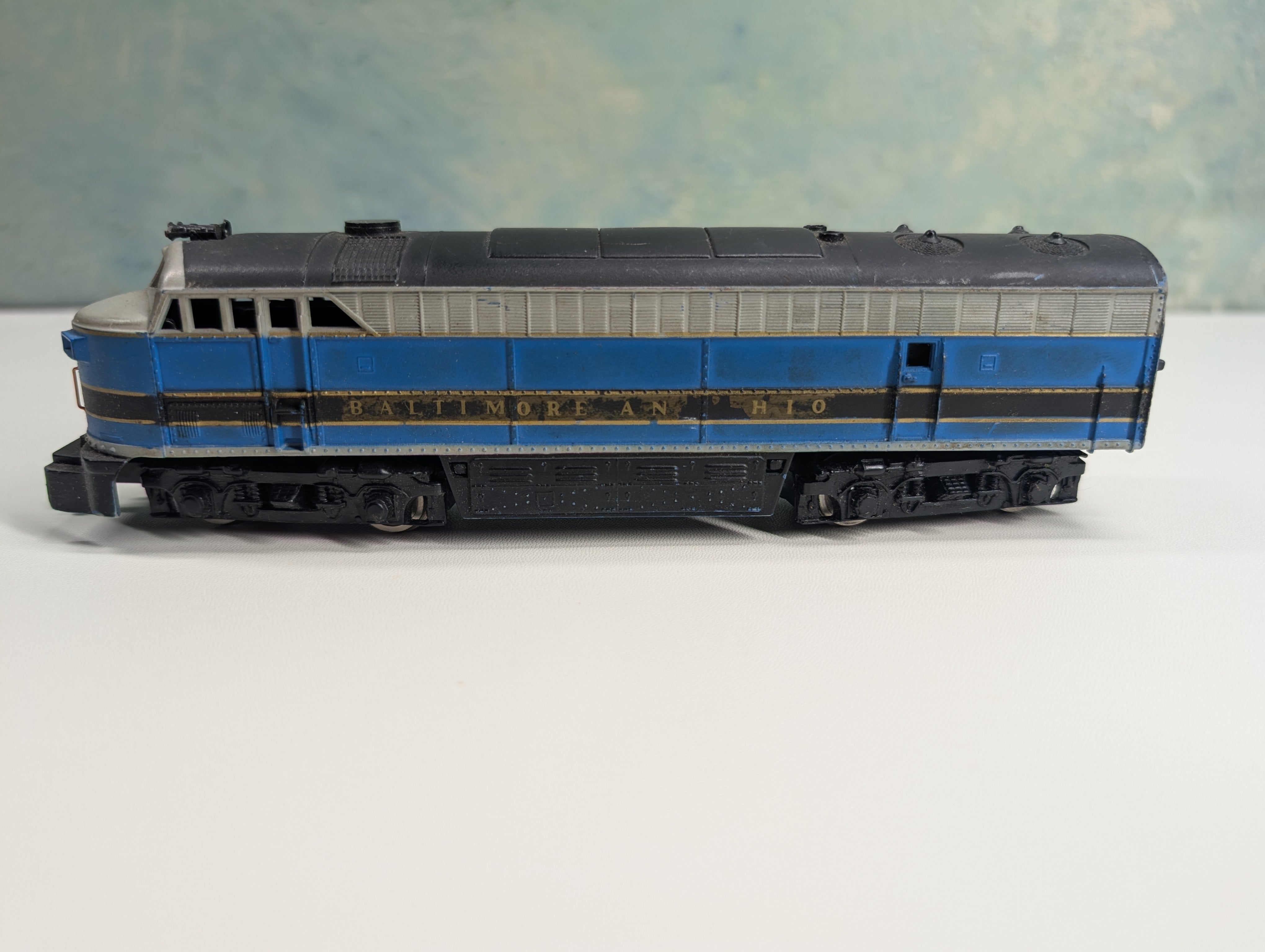 USED AHM HO Scale Diesel Locomotive Baltimore and Ohio Tested DC