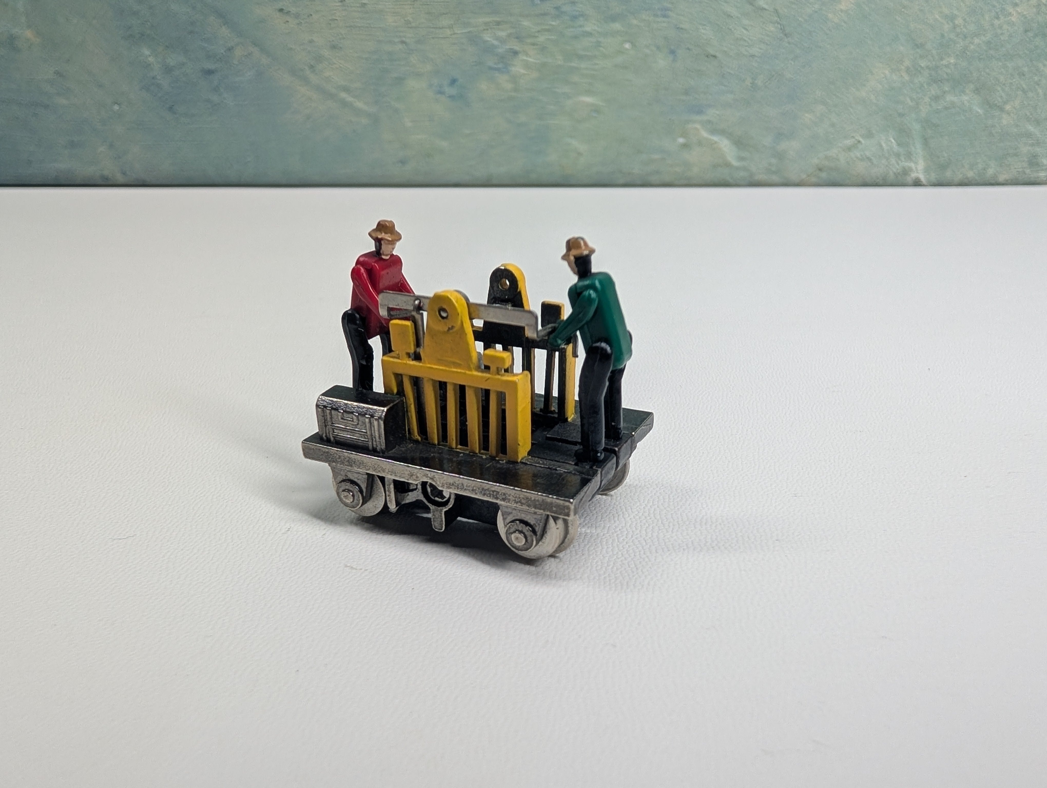 USED HO Scale Gandy Dancer Operating Hand Car (unpowered)