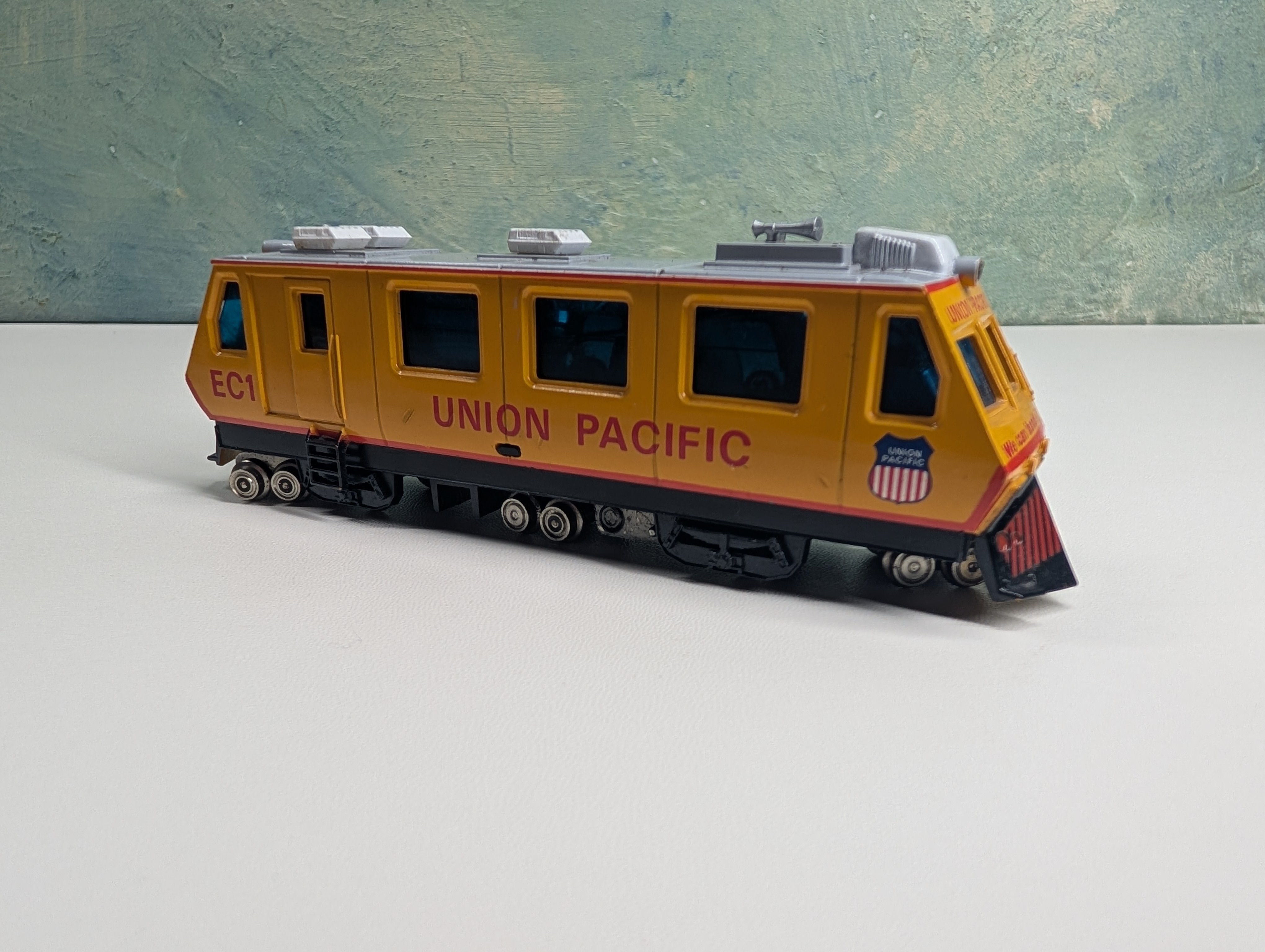 USED Bachmann HO Scale EC1 Track Cleaning Car Union Pacific UP Tested DC