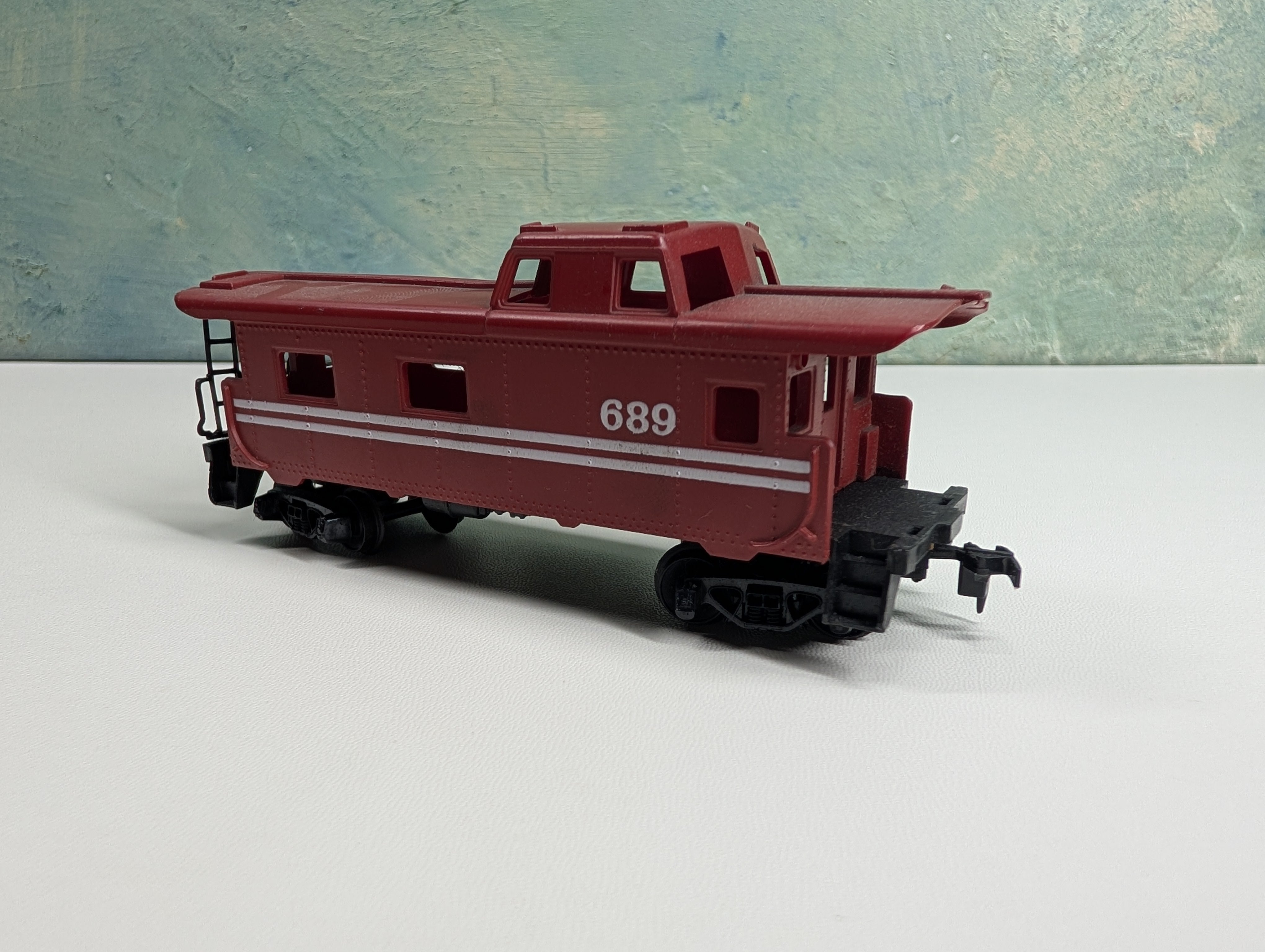 USED Tyco HO Scale Caboose #689