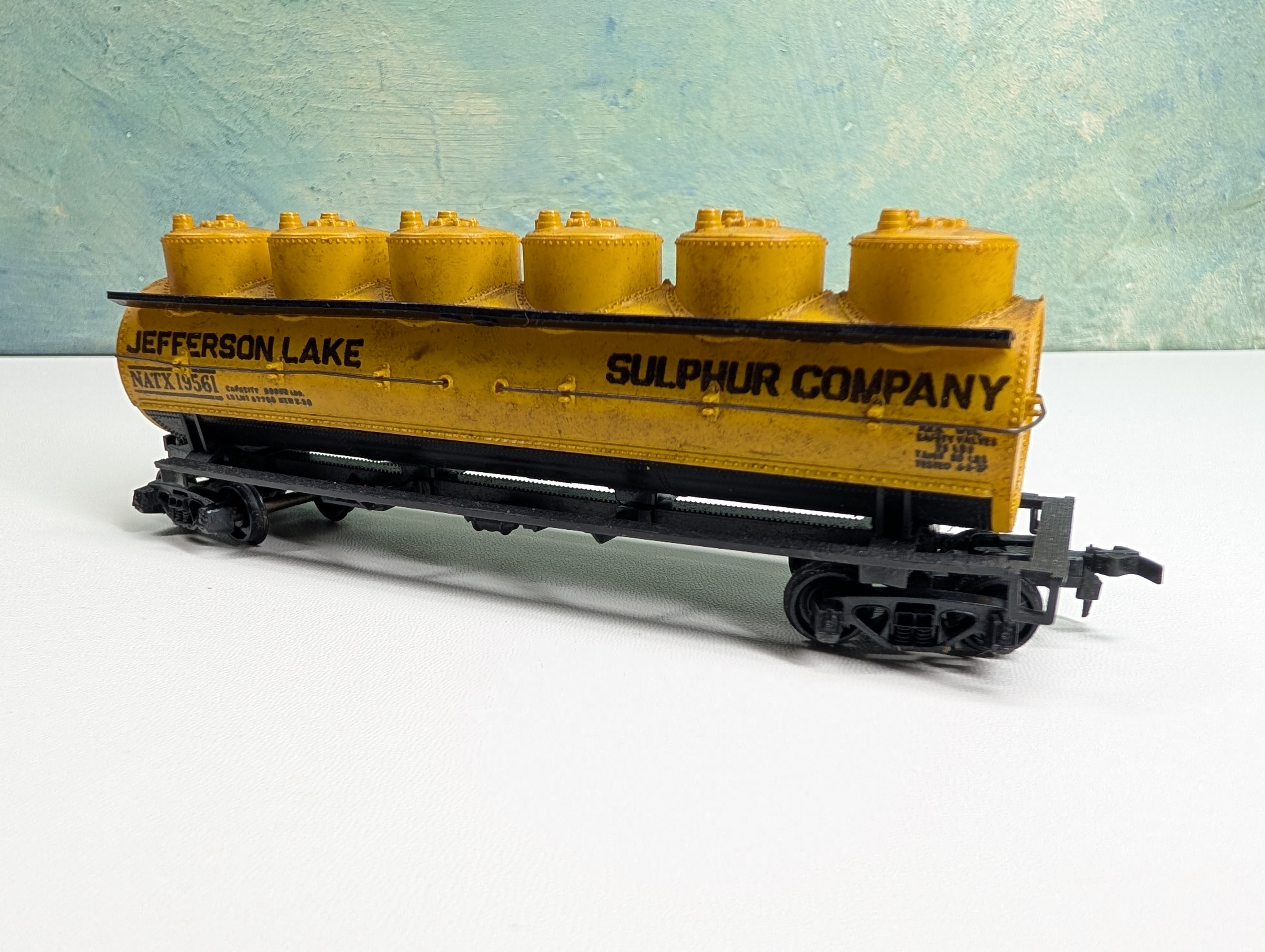 USED HO Scale 6 Dome Tank Car Jefferson Lake Sulphur Co. NATX #19561