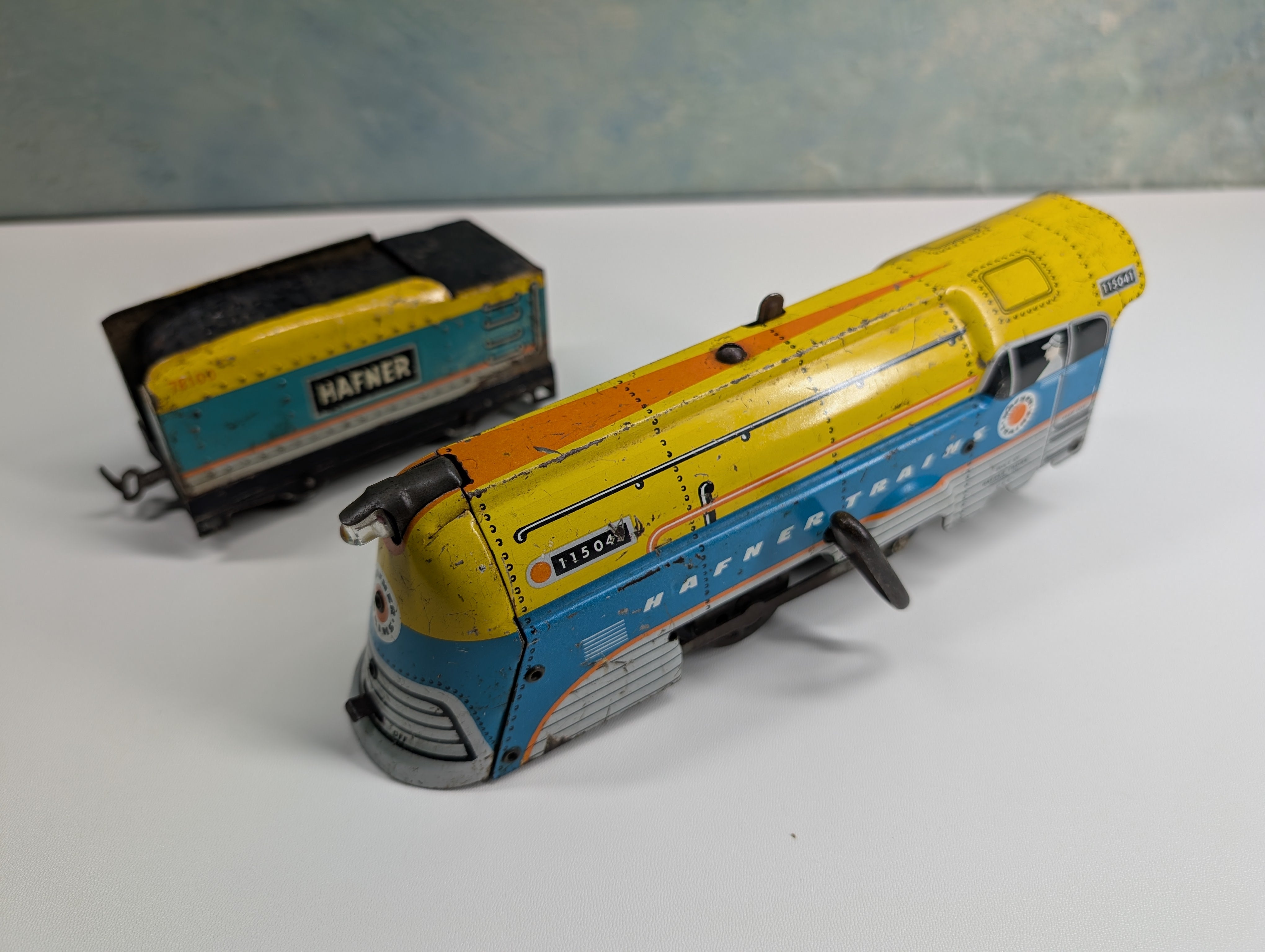 USED Hafner O Wind Up Steam Locomotive and Tender, Tin #115041 Tested!