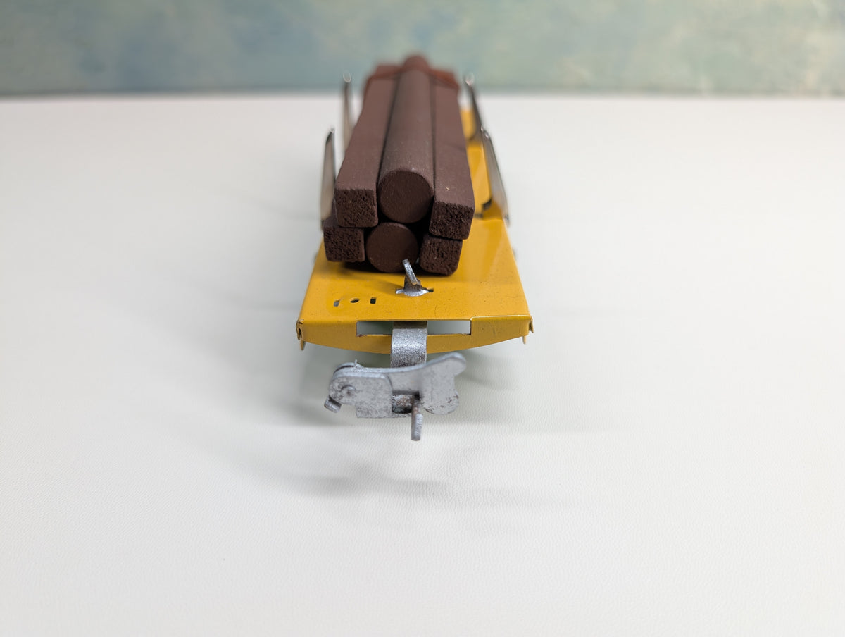 USED Lionel 831 O Flat Cart w/ Lumber Load, Tin Yellow