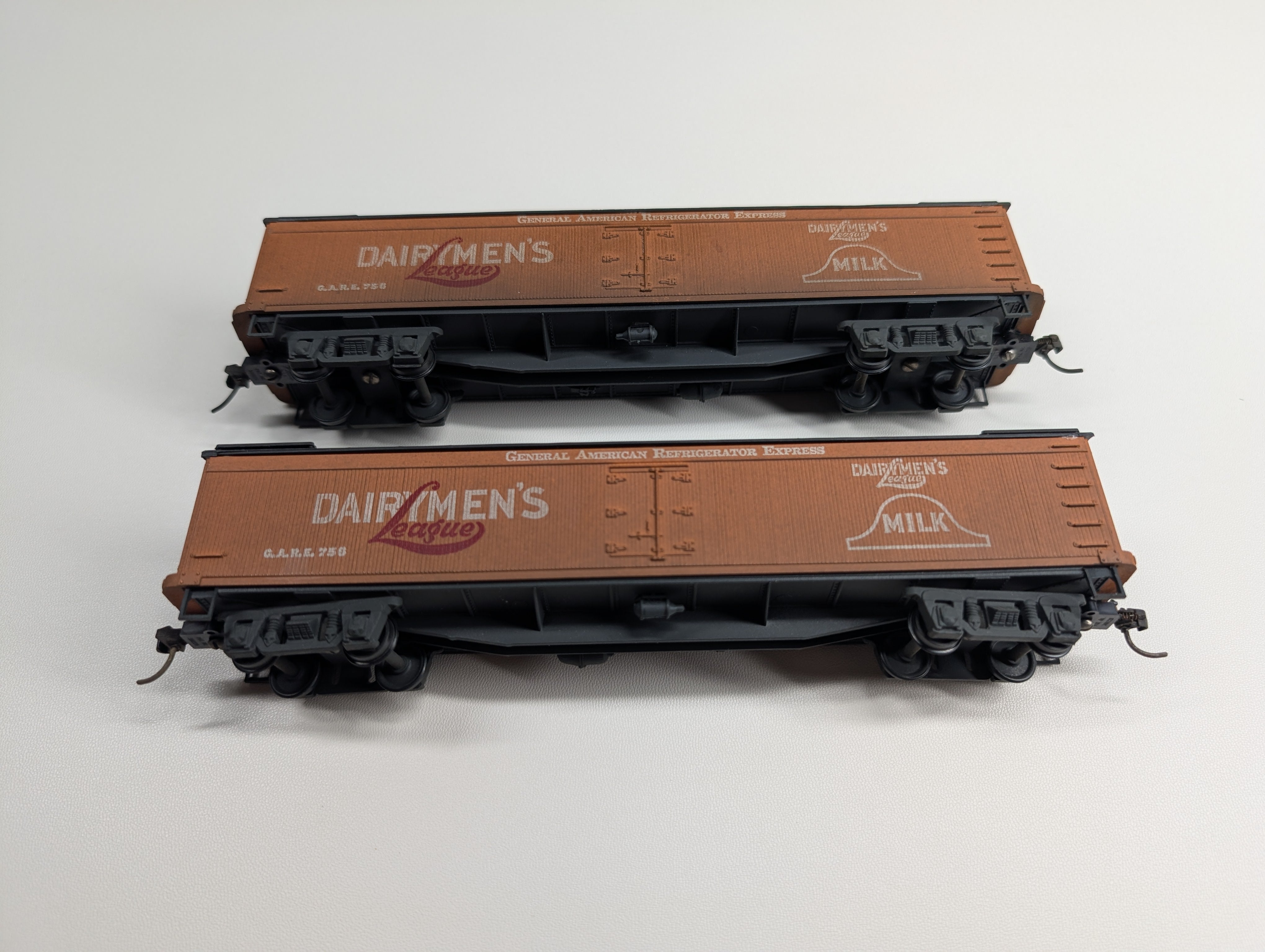 USED Athearn HO Scale Milk Tank Car Dairymen's League GARE #758 Weathered (2 pcs)
