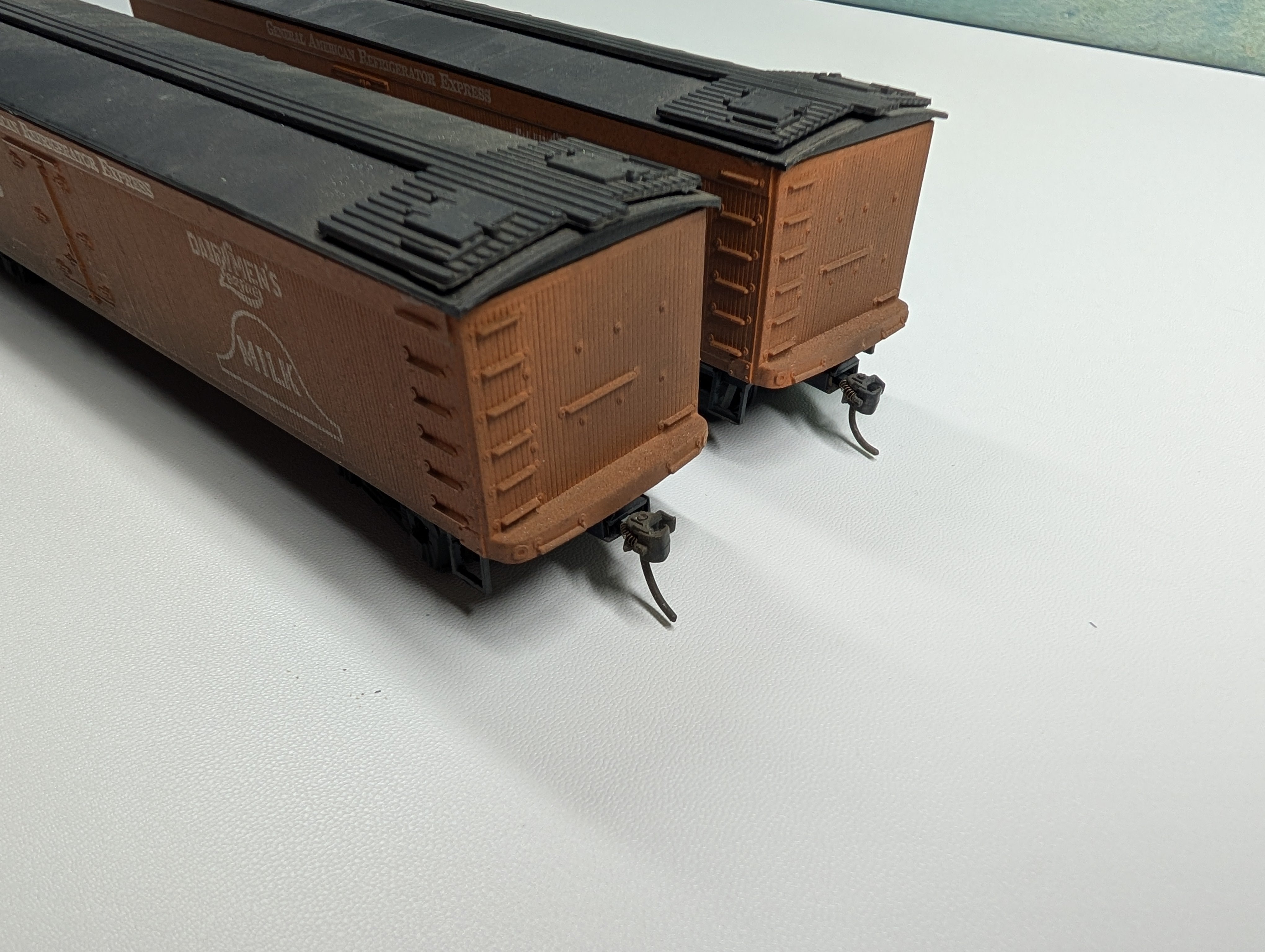 USED Athearn HO Scale Milk Tank Car Dairymen's League GARE #758 Weathered (2 pcs)