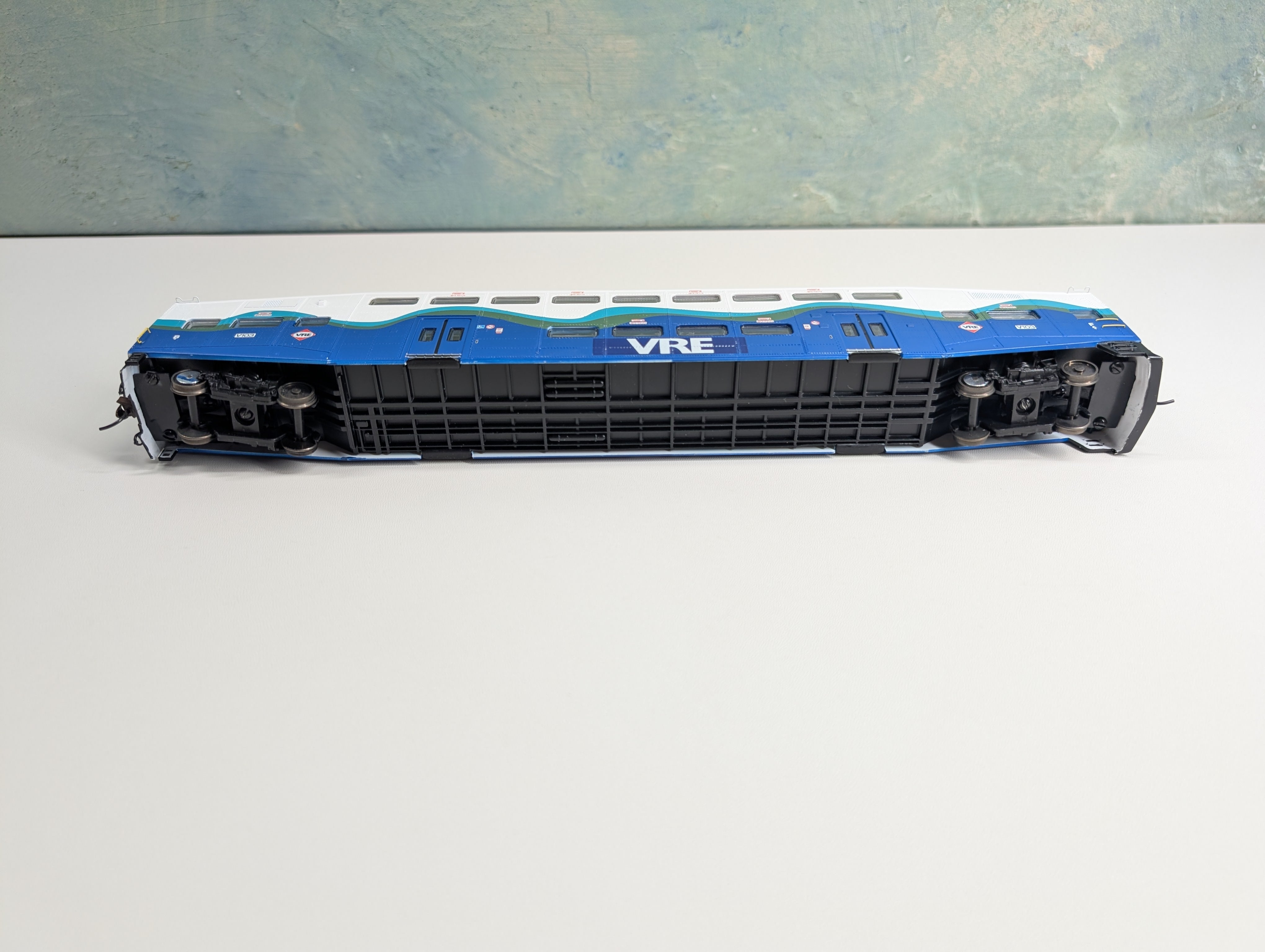 USED Athearn HO Scale Bombardier Coach Car VRE #103