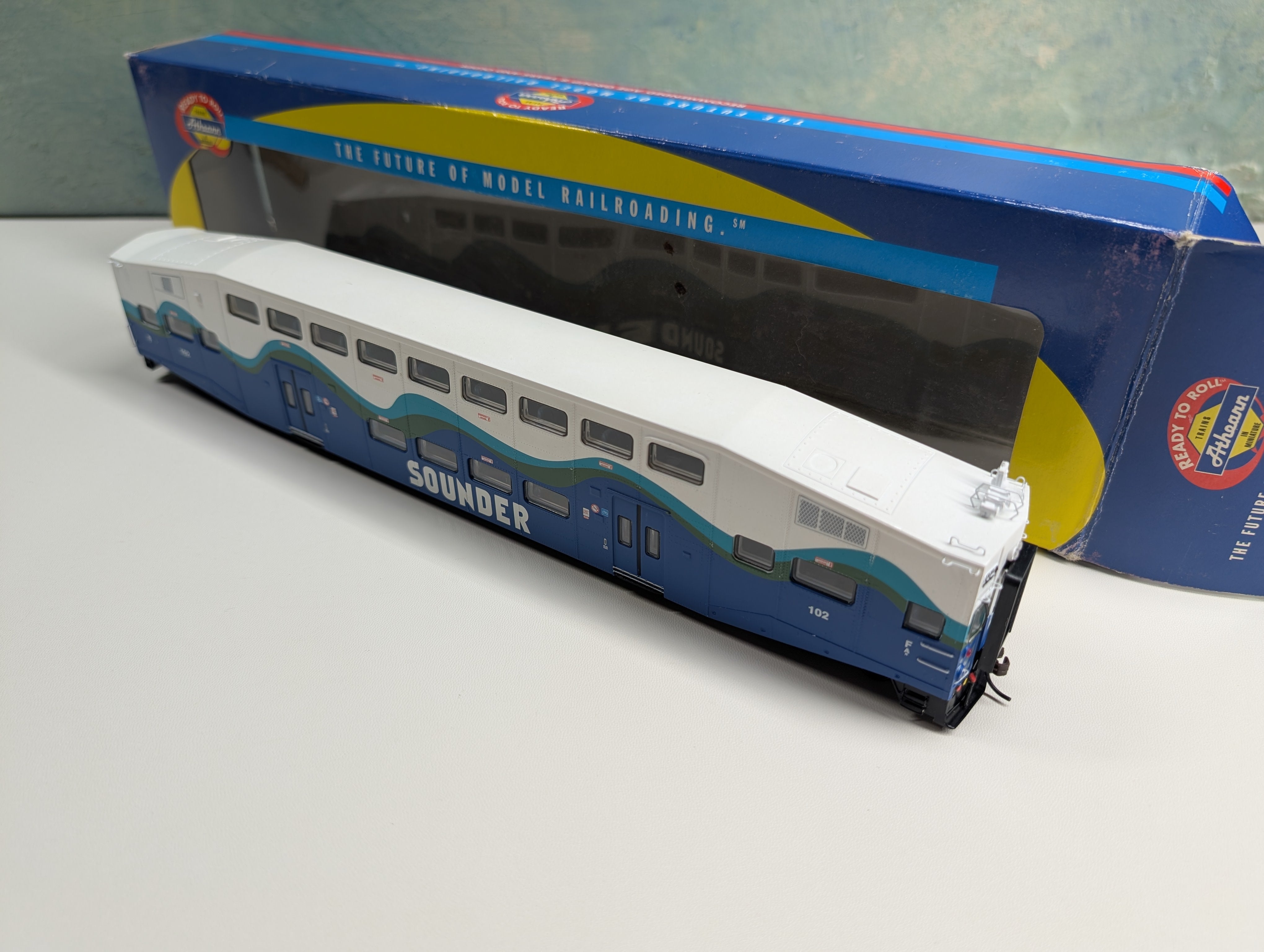 USED Athearn 2543 HO Scale Bombardier Control Car Sounder #102