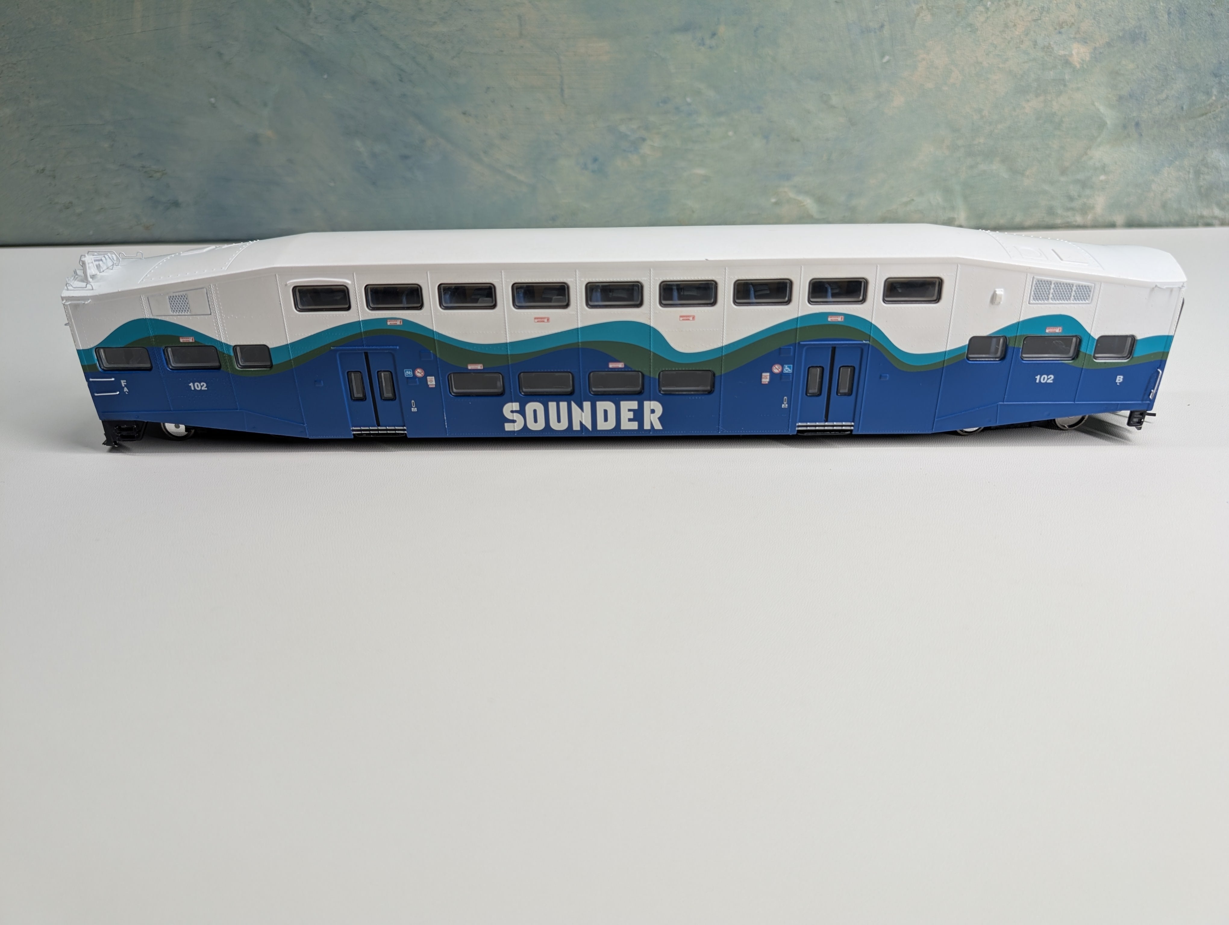 USED Athearn 2543 HO Scale Bombardier Control Car Sounder #102