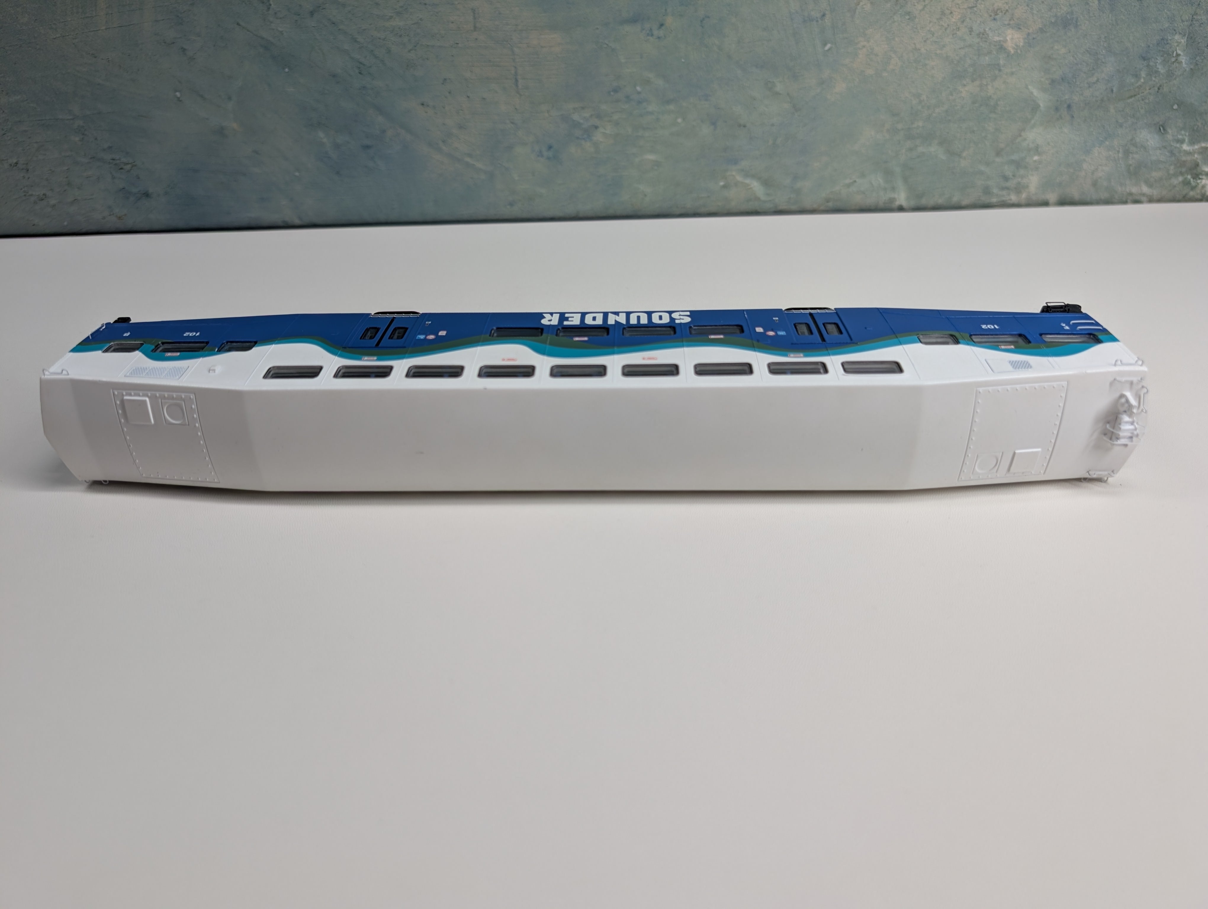USED Athearn 2543 HO Scale Bombardier Control Car Sounder #102