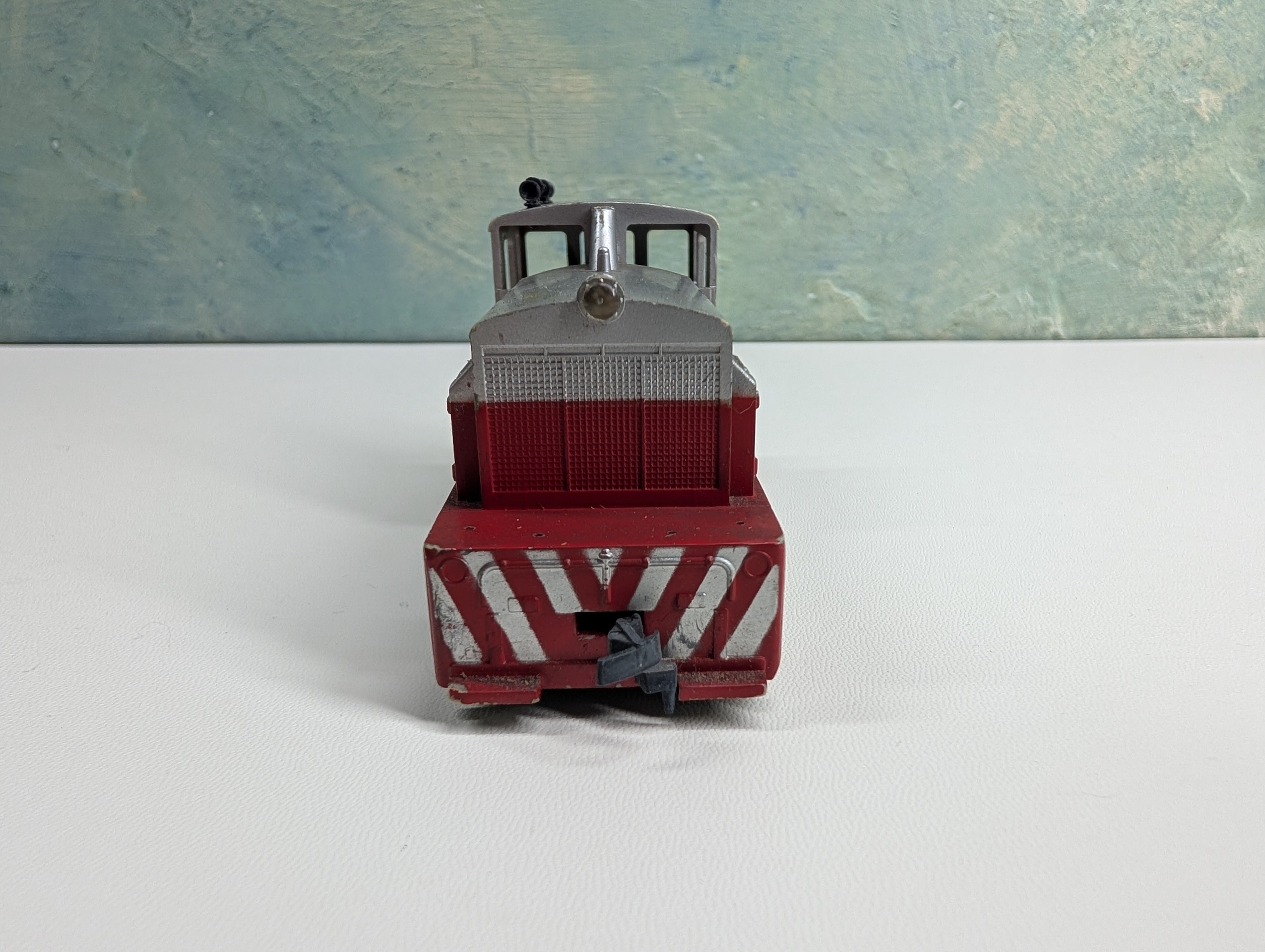 USED Tyco HO Scale Switcher Diesel Locomotive Santa Fe ATSF #241 Tested! DC