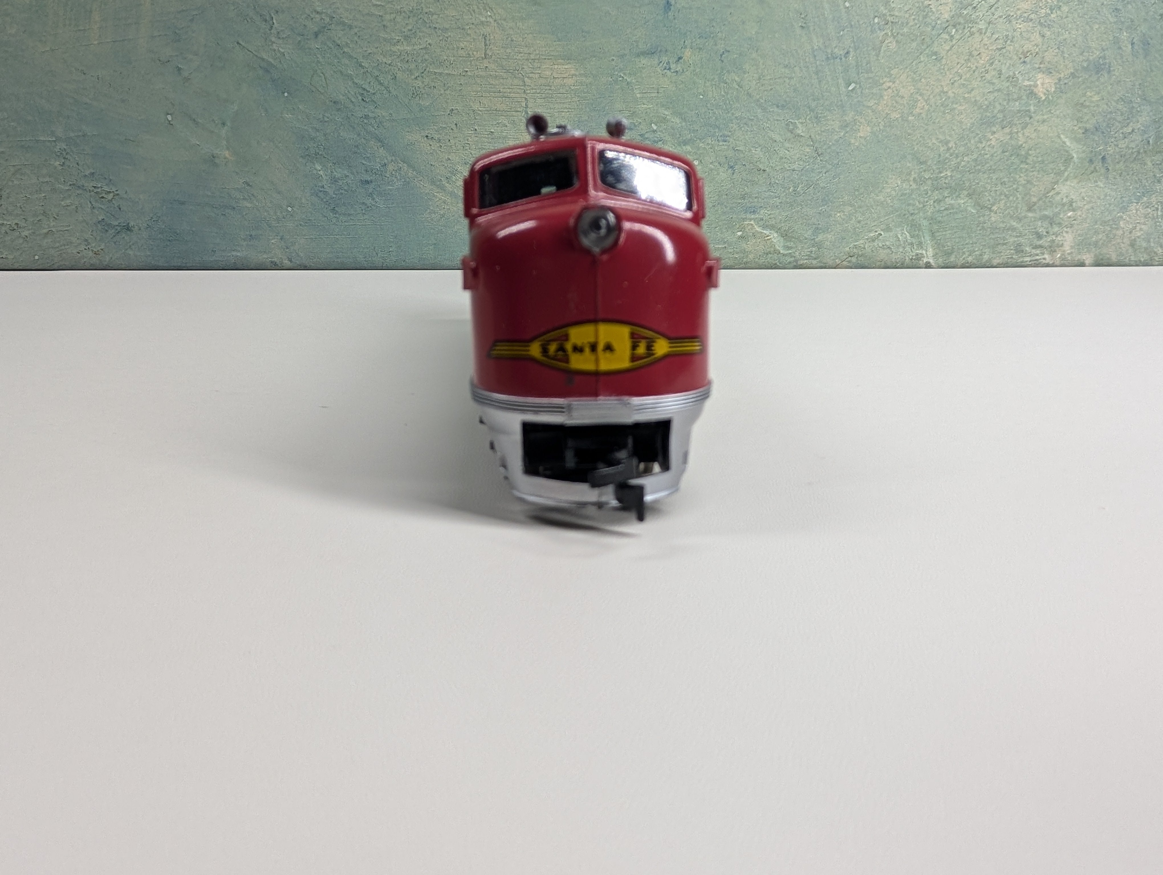 USED Model Power HO Scale F3 Diesel Locomotive Santa Fe Tested! DC