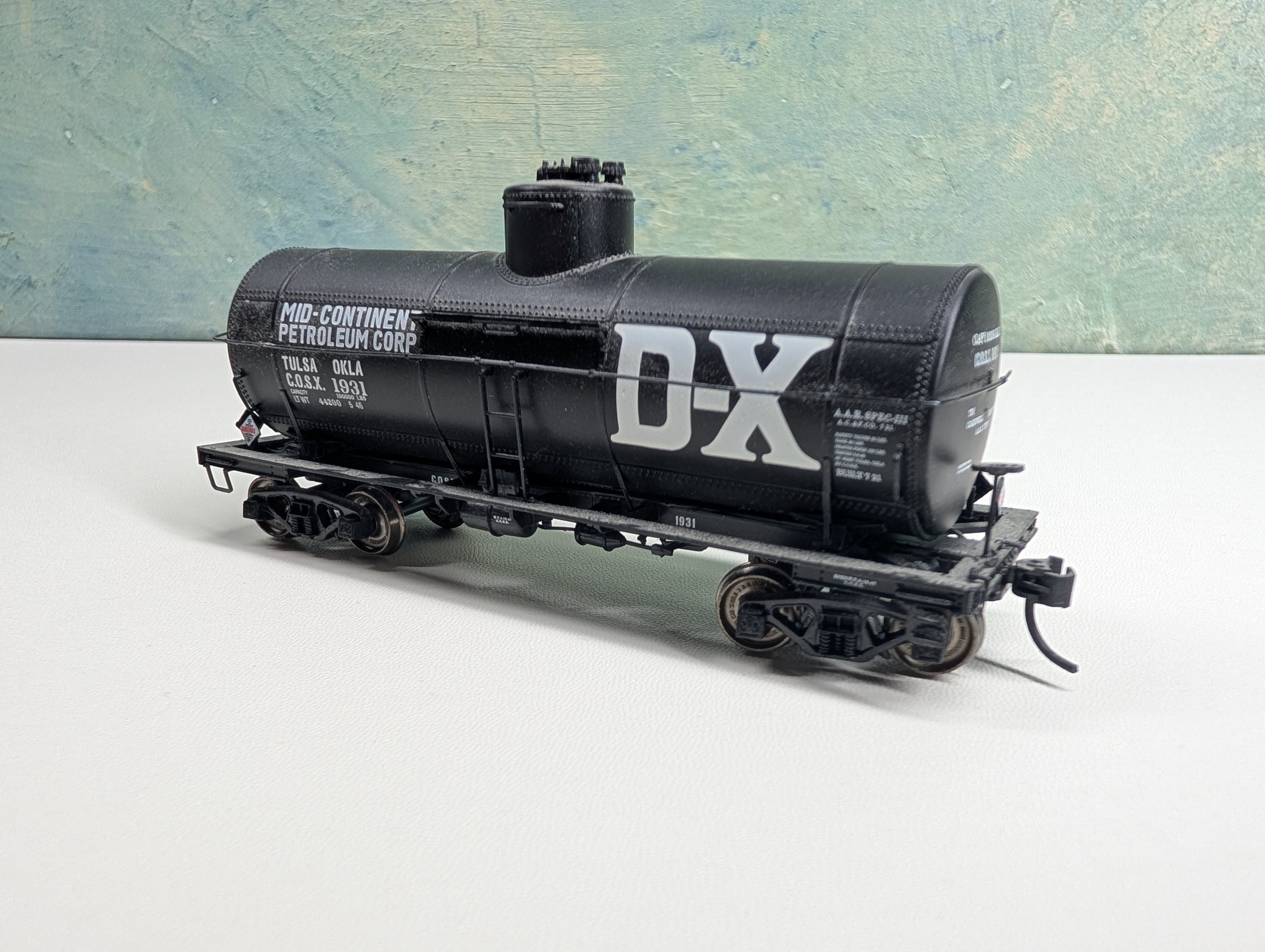 USED Life-Like HO Scale Single Dome Tank Car Mid-Continent Petroleum Corp D-X COSX #1931 Metal Wheels, Proto2000