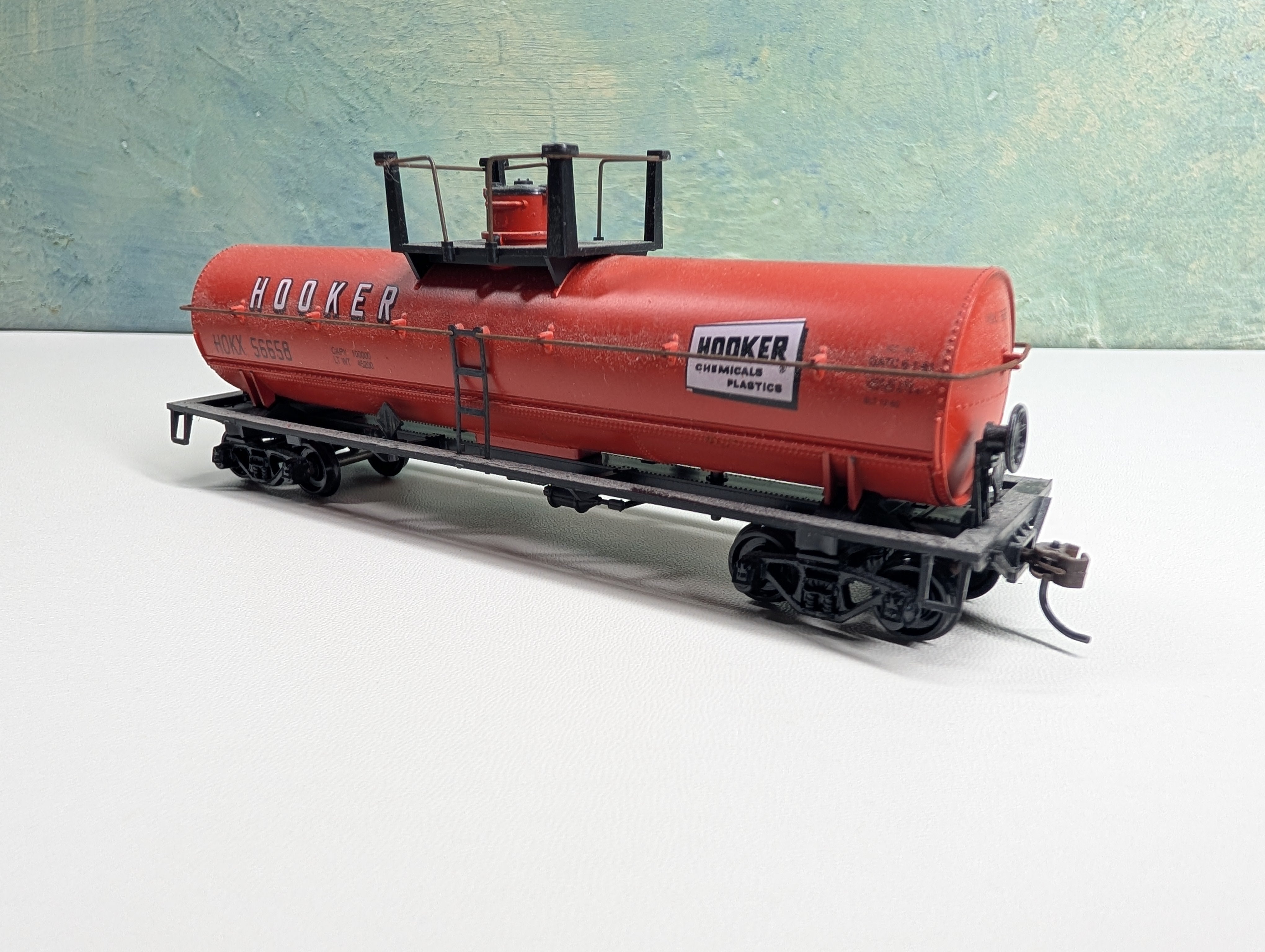 USED Athearn HO Scale Tank Car Hooker Chemical HOKX #56658