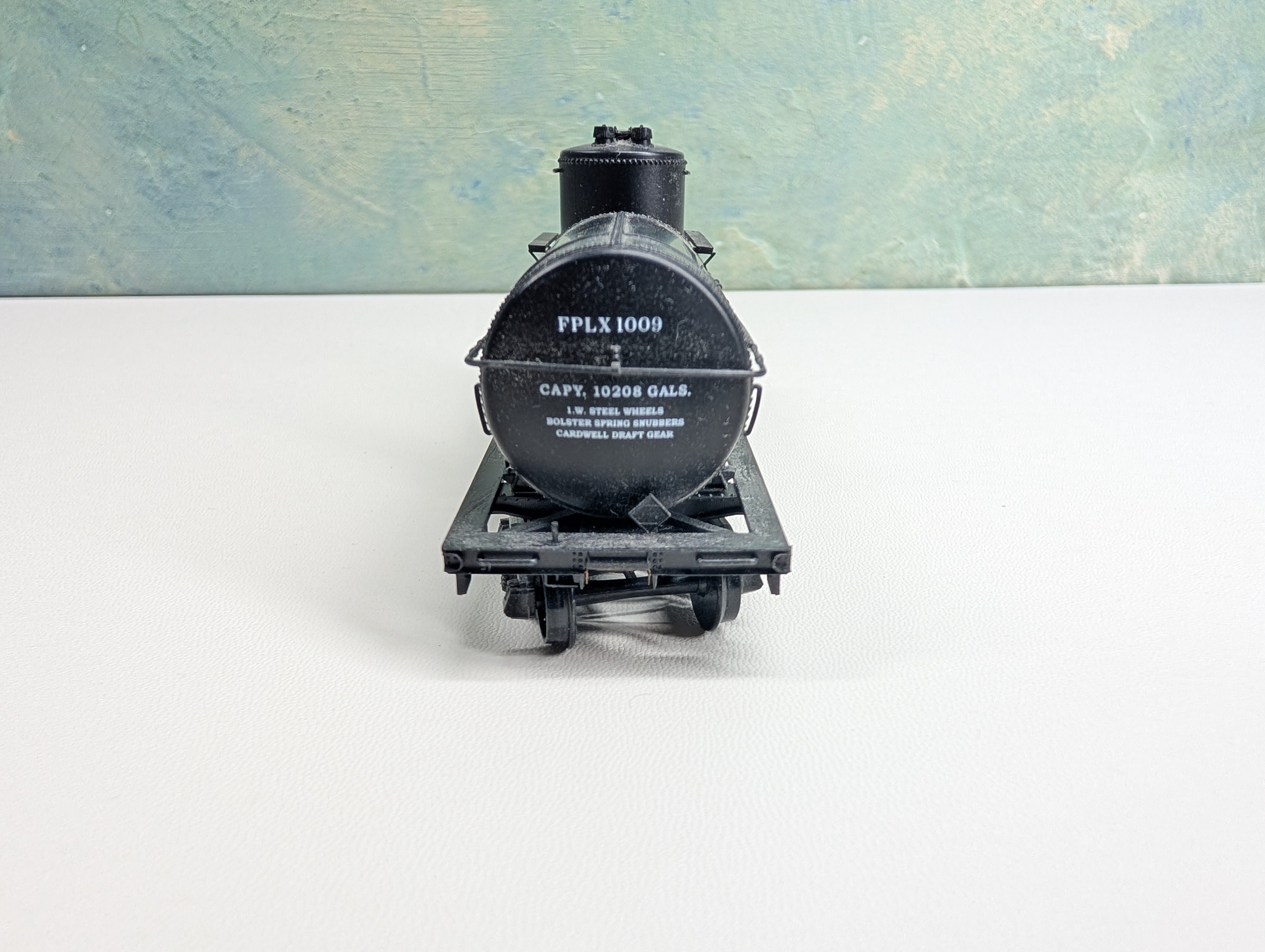 USED HO Scale Single Dome Tank Car Frontenac FPLX #1009