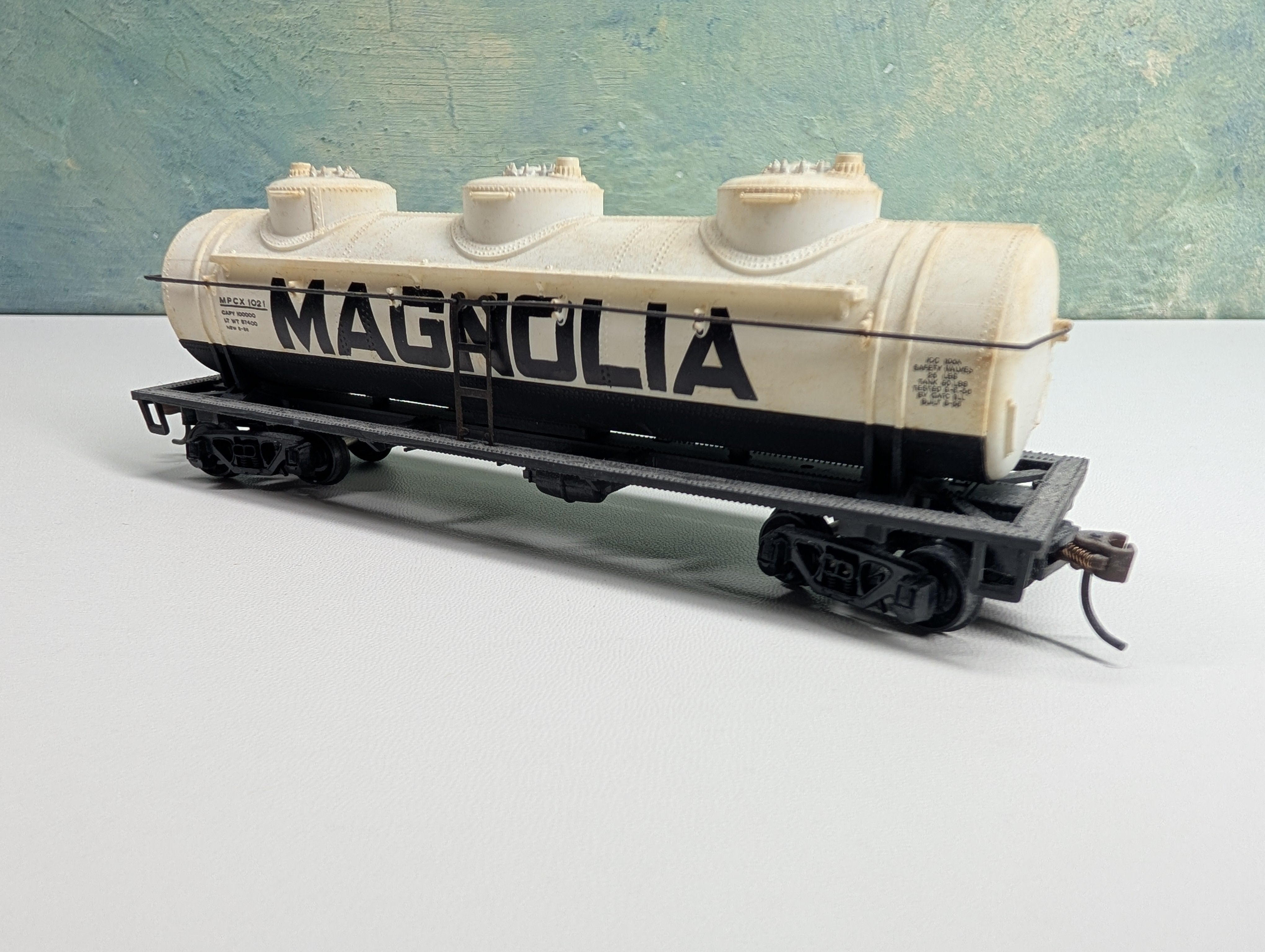 USED HO Scale Triple Dome Tank Car Magnolia MPCX #1021