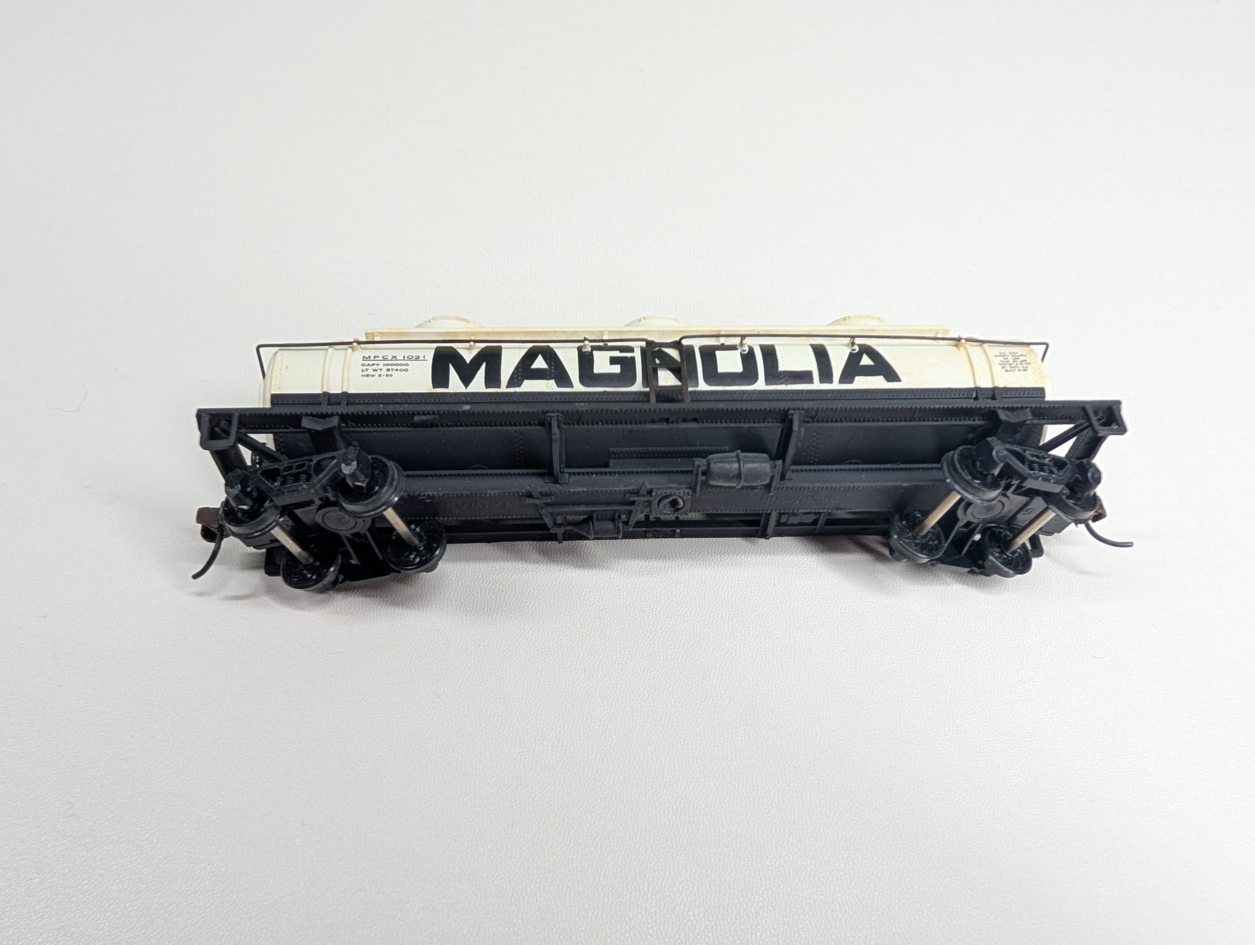 USED HO Scale Triple Dome Tank Car Magnolia MPCX #1021