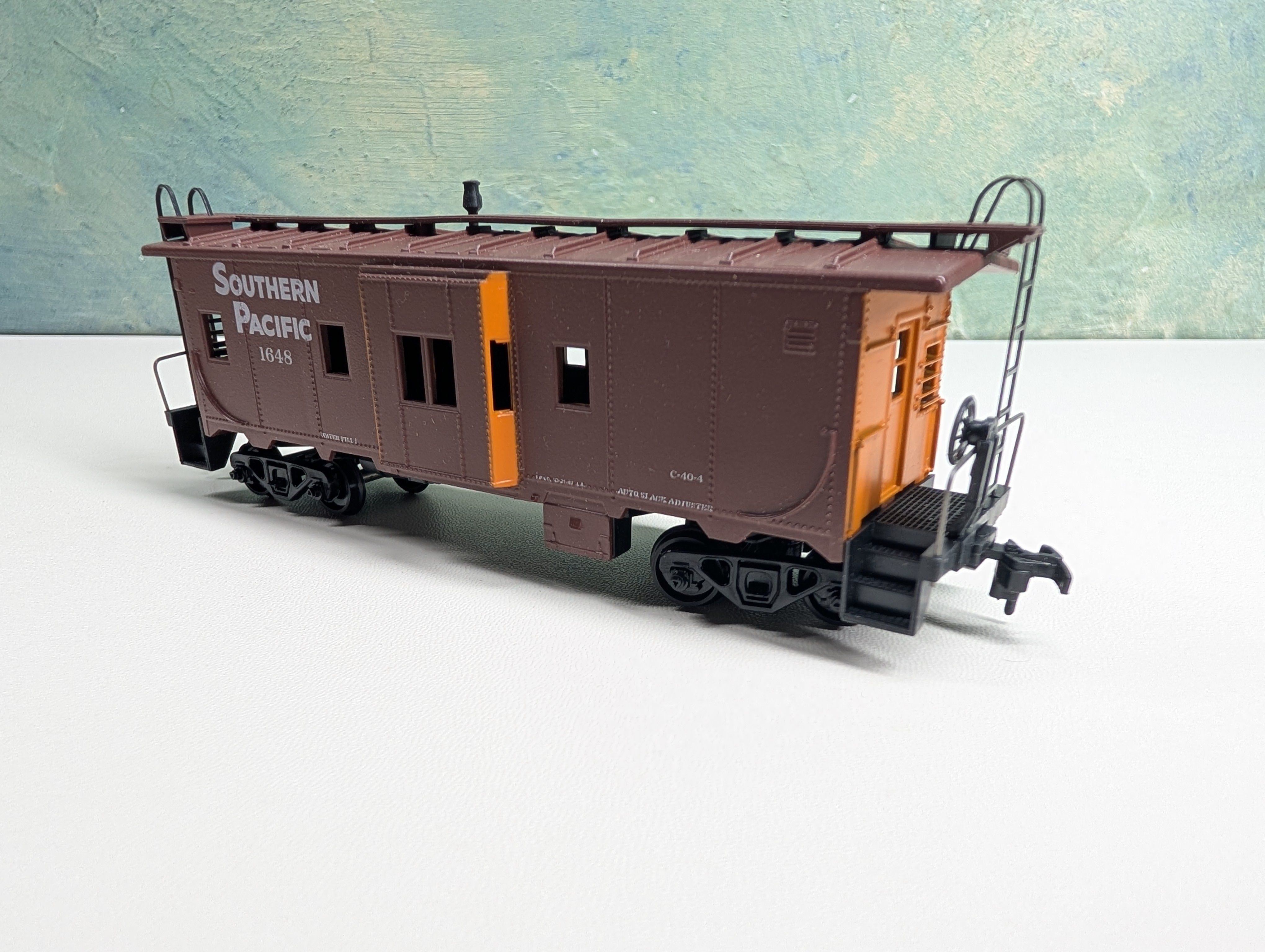 USED Athearn HO Scale Bay Window Caboose Southern Pacific SP #1648