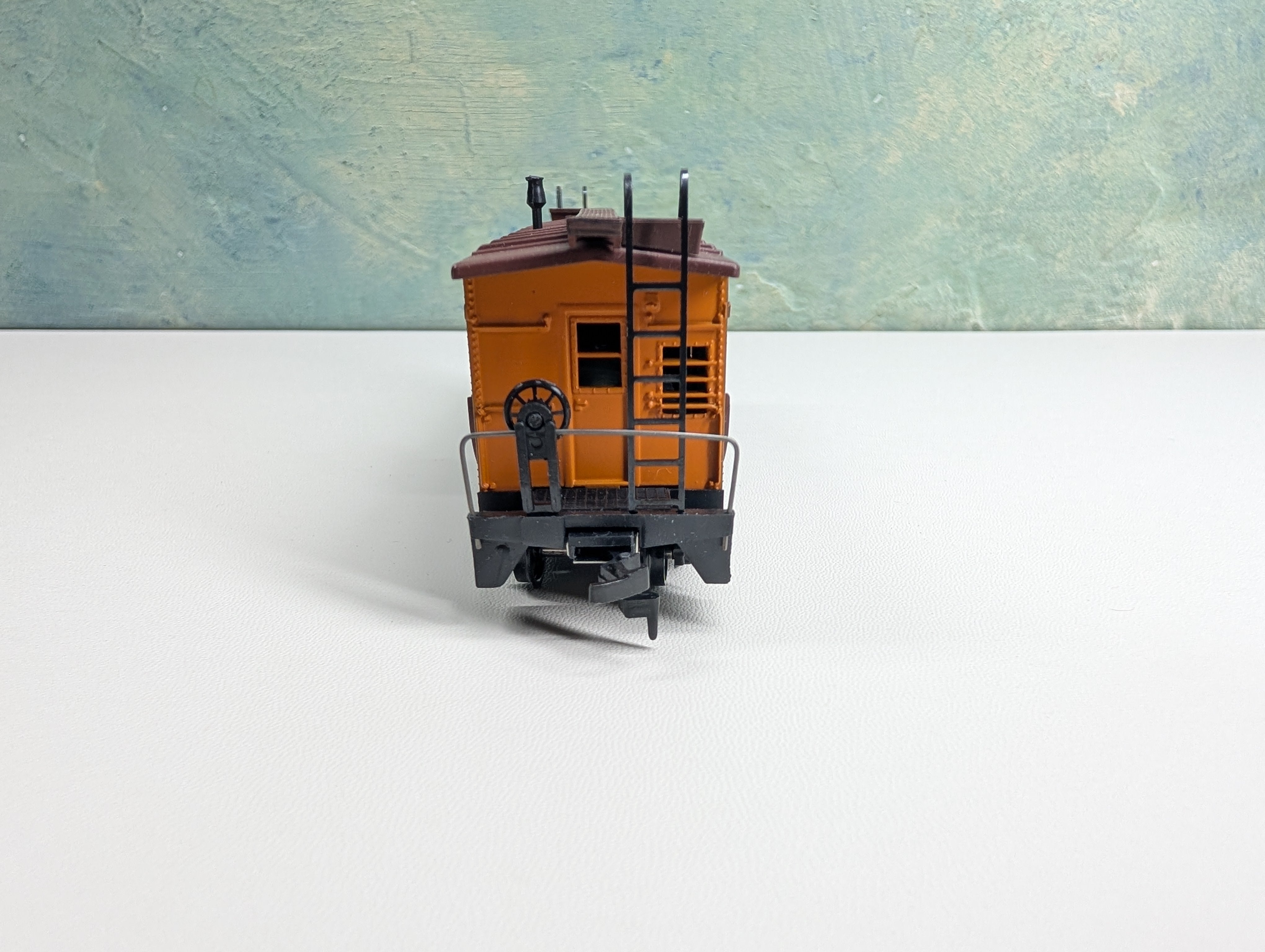 USED Athearn HO Scale Bay Window Caboose Southern Pacific SP #1648