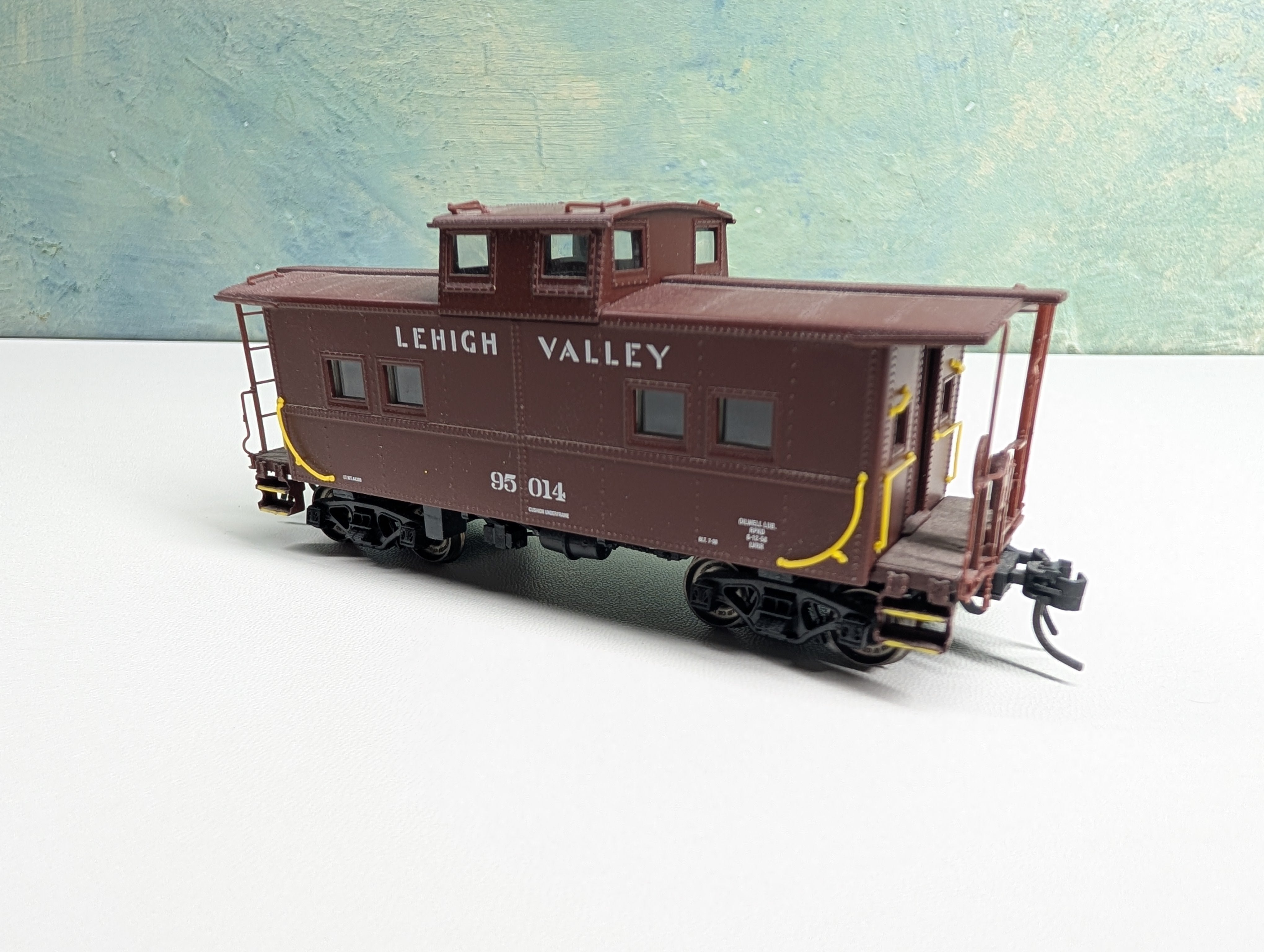USED Life-Like HO Scale Proto2000 Caboose Lehigh Valley #95014 Metal Wheels
