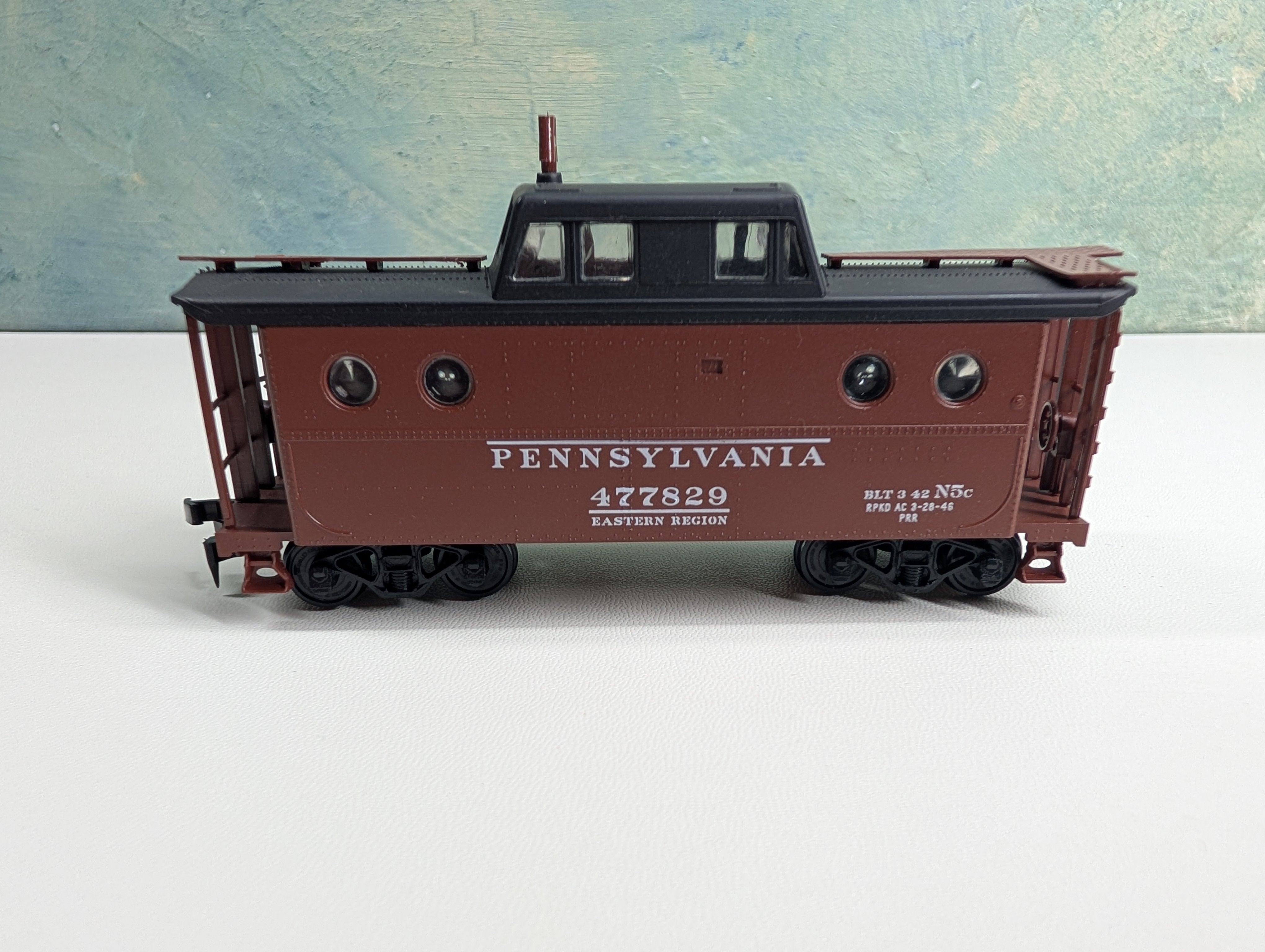 USED Bowser HO Scale N5C Caboose Pennsylvania #477829