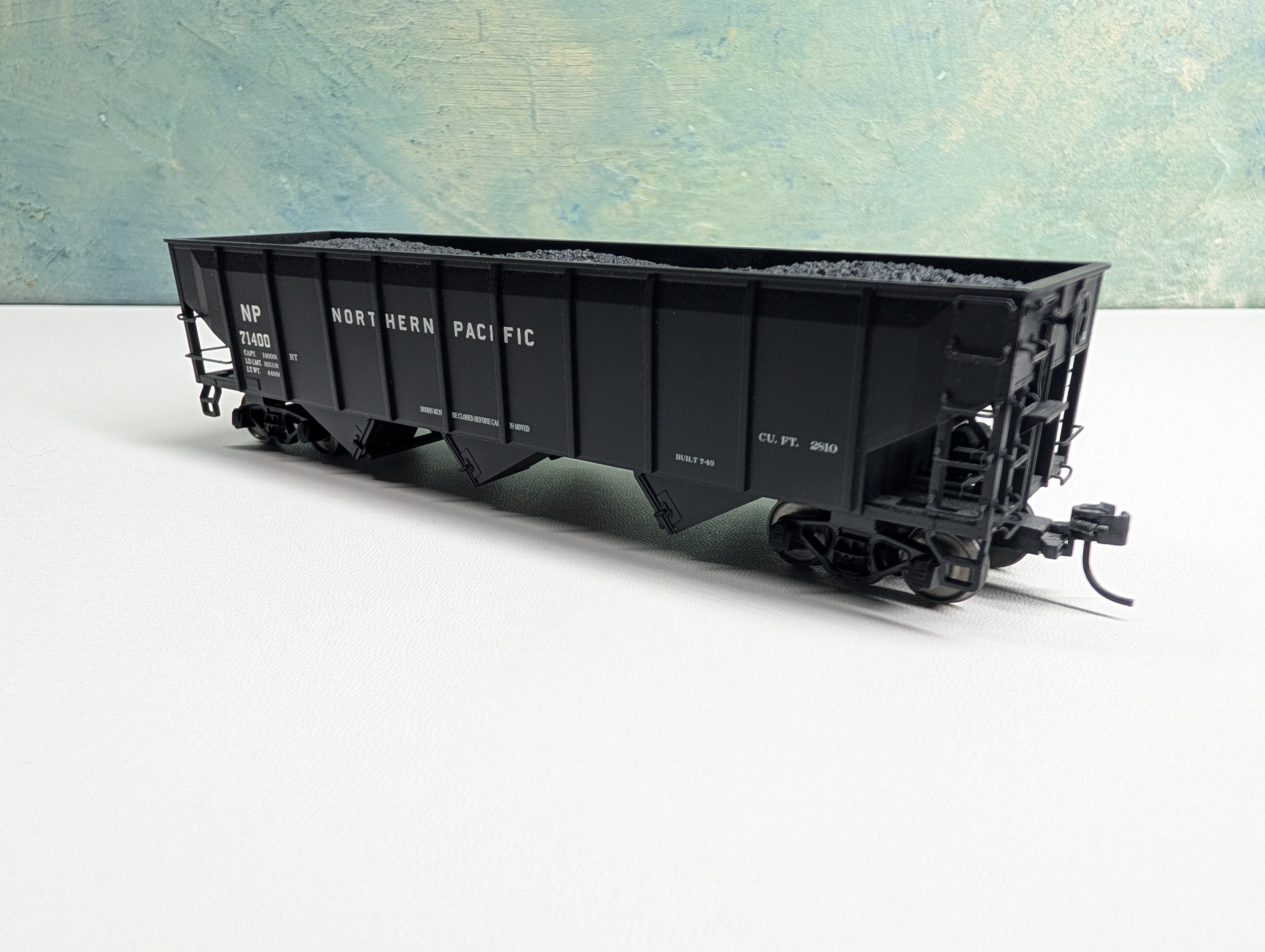 USED Trix HO Scale 3 Bay Coal Hopper Northern Pacific NP #71400 Metal Wheels