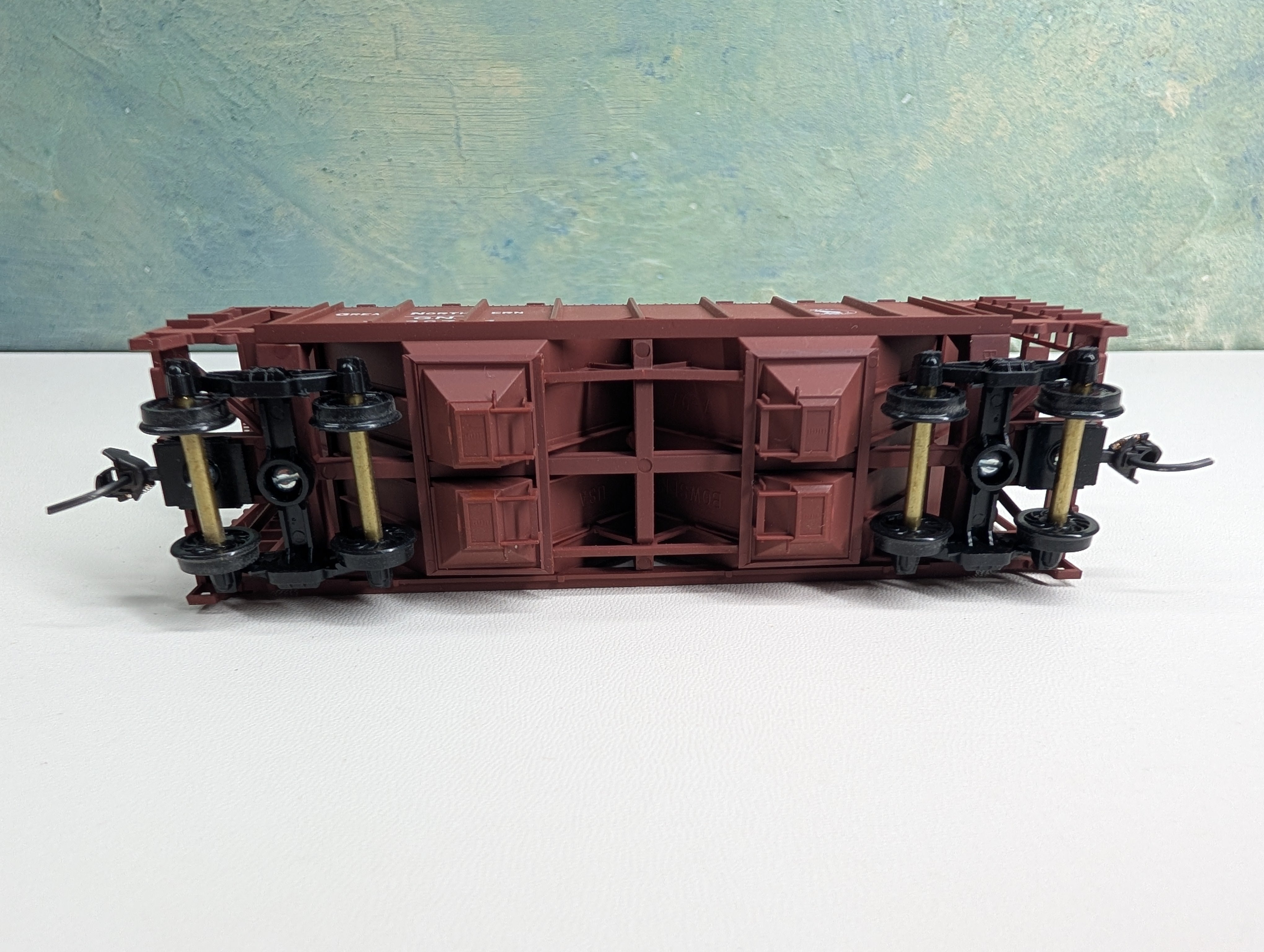 USED Bowser HO Scale Covered Hopper Great Northern GN #73971