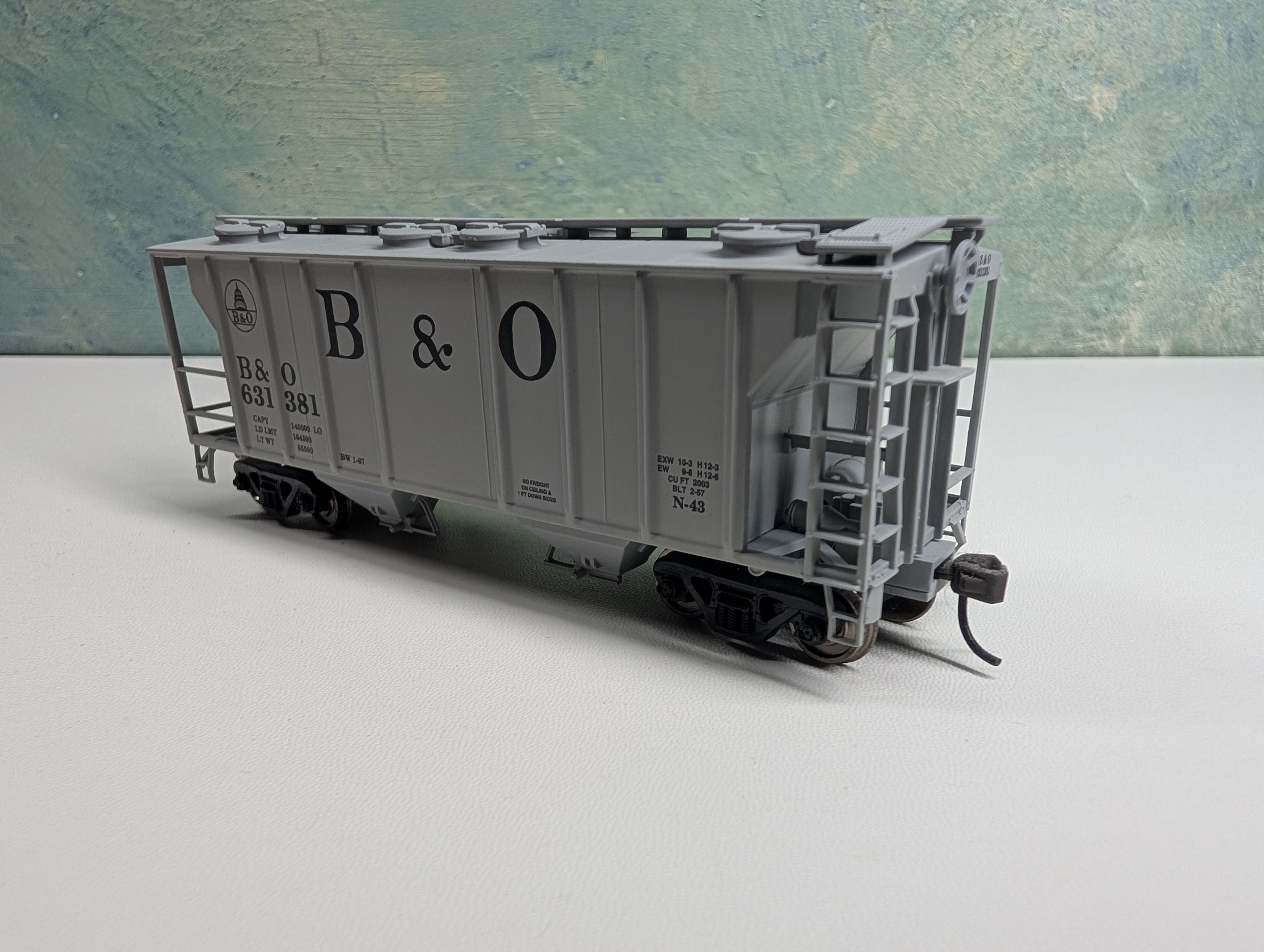 USED Atlas HO Scale Covered Hopper Baltimore and Ohio B&O #631381 Metal Wheels