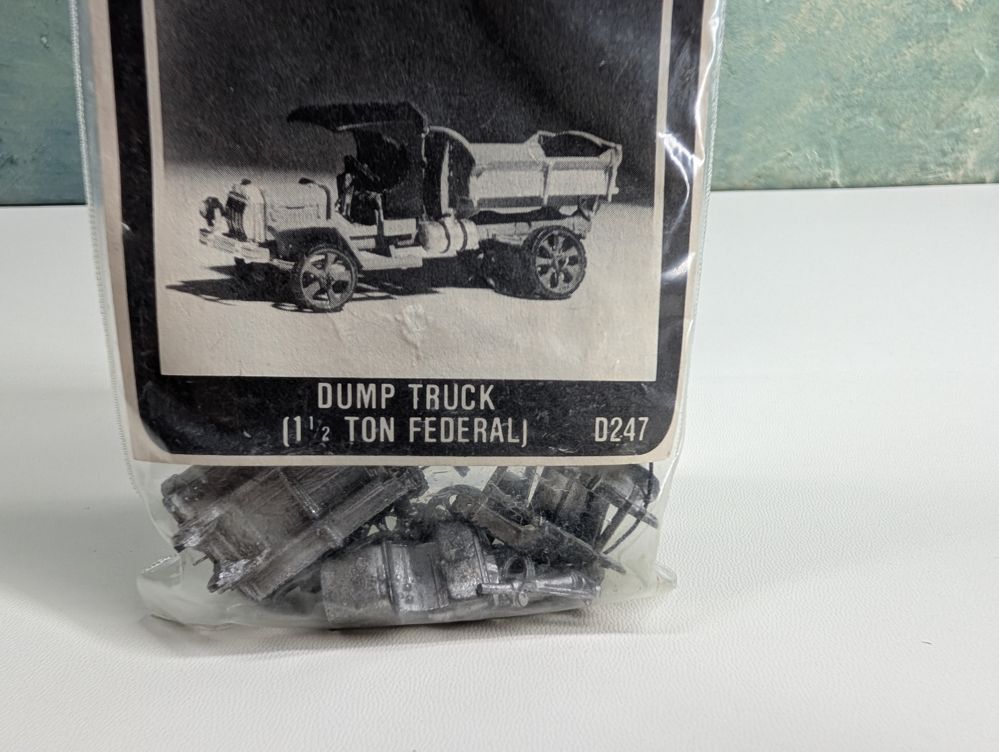 Woodland Scenics D247 HO Scale Dump Truck (Metal Casting) KIT