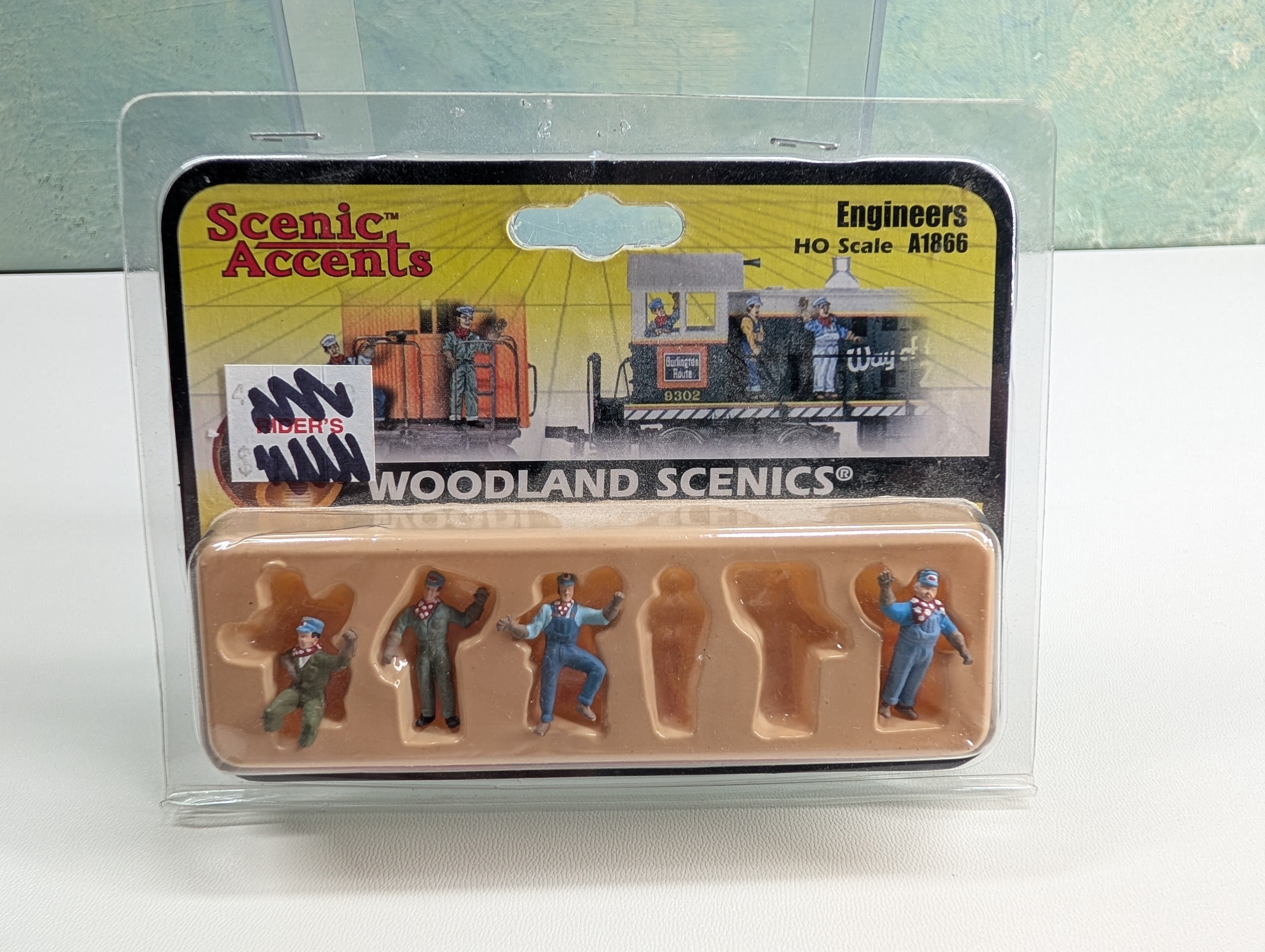 USED Woodland Scenics A1866 HO Scale Engineers (4 pcs)