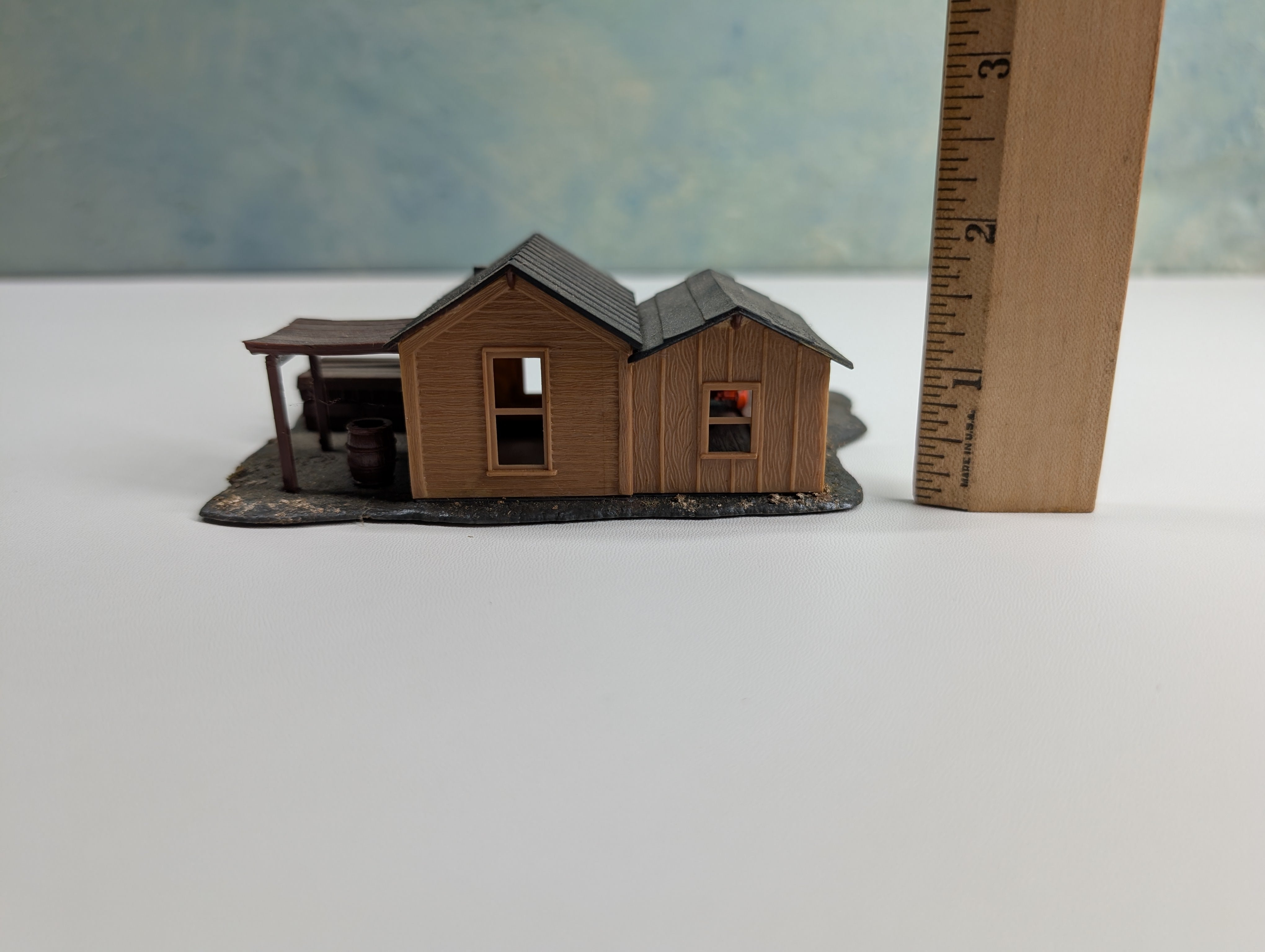 USED HO Scale Trackside Building