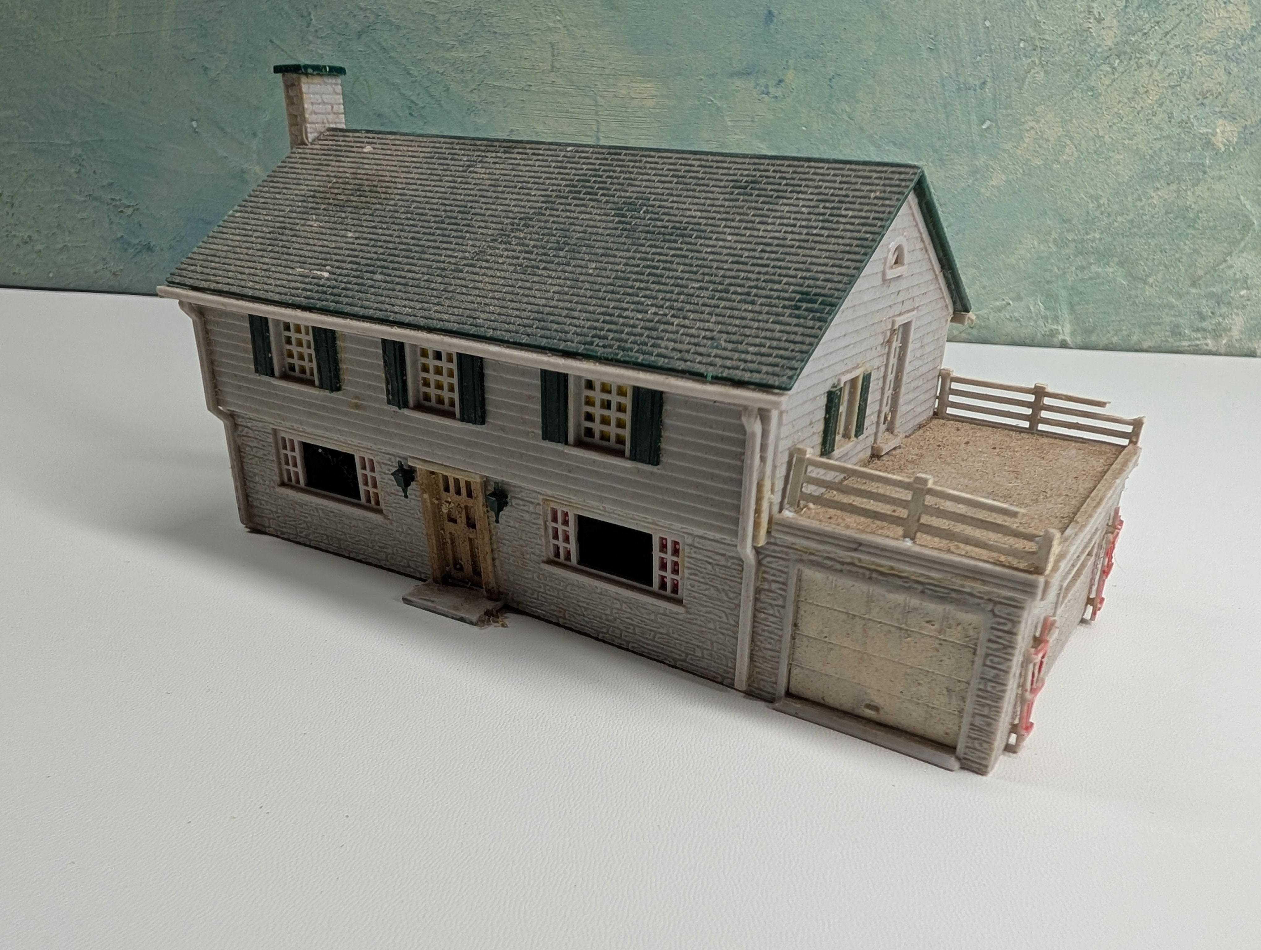 USED HO Scale White House