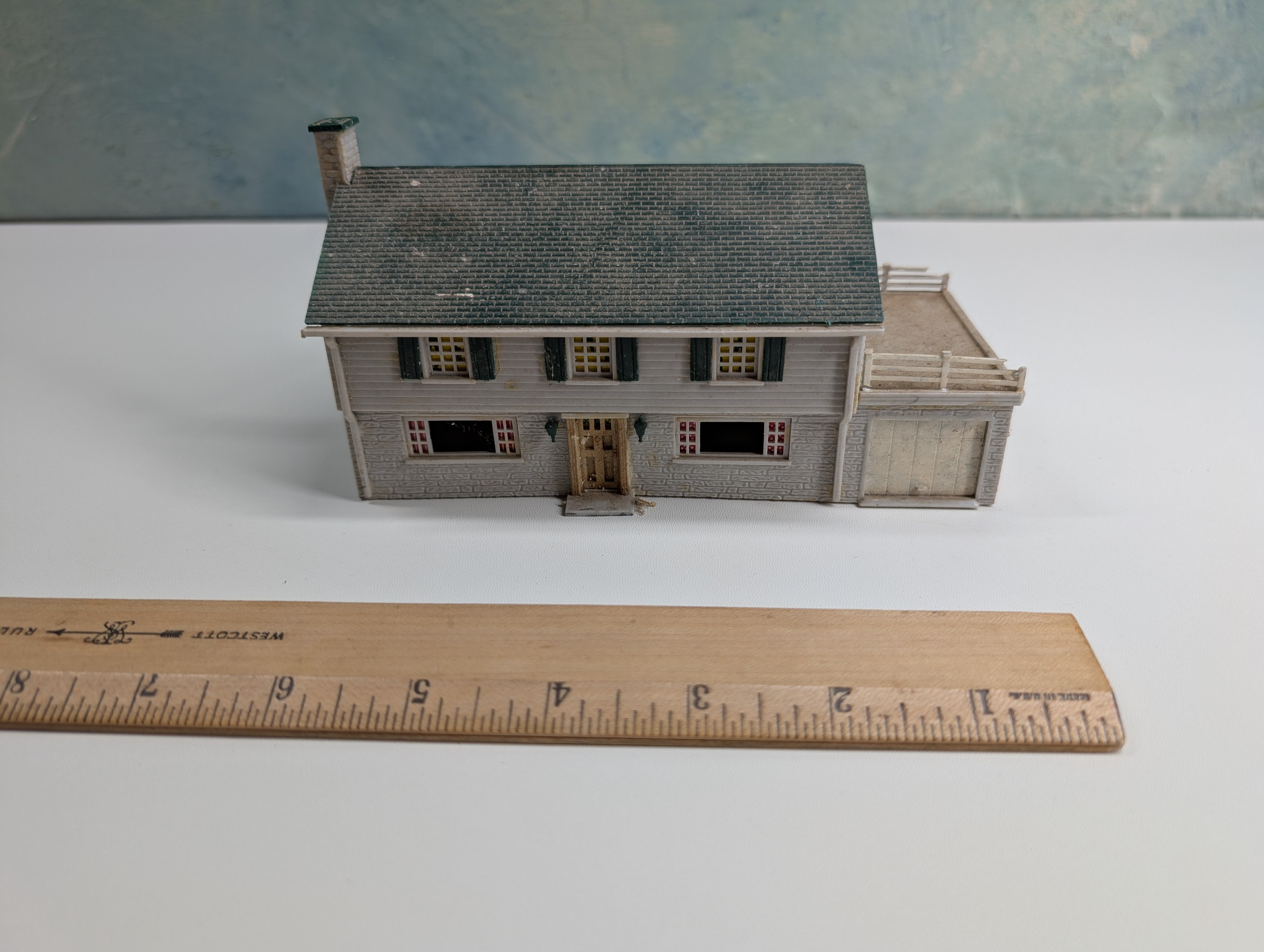 USED HO Scale White House