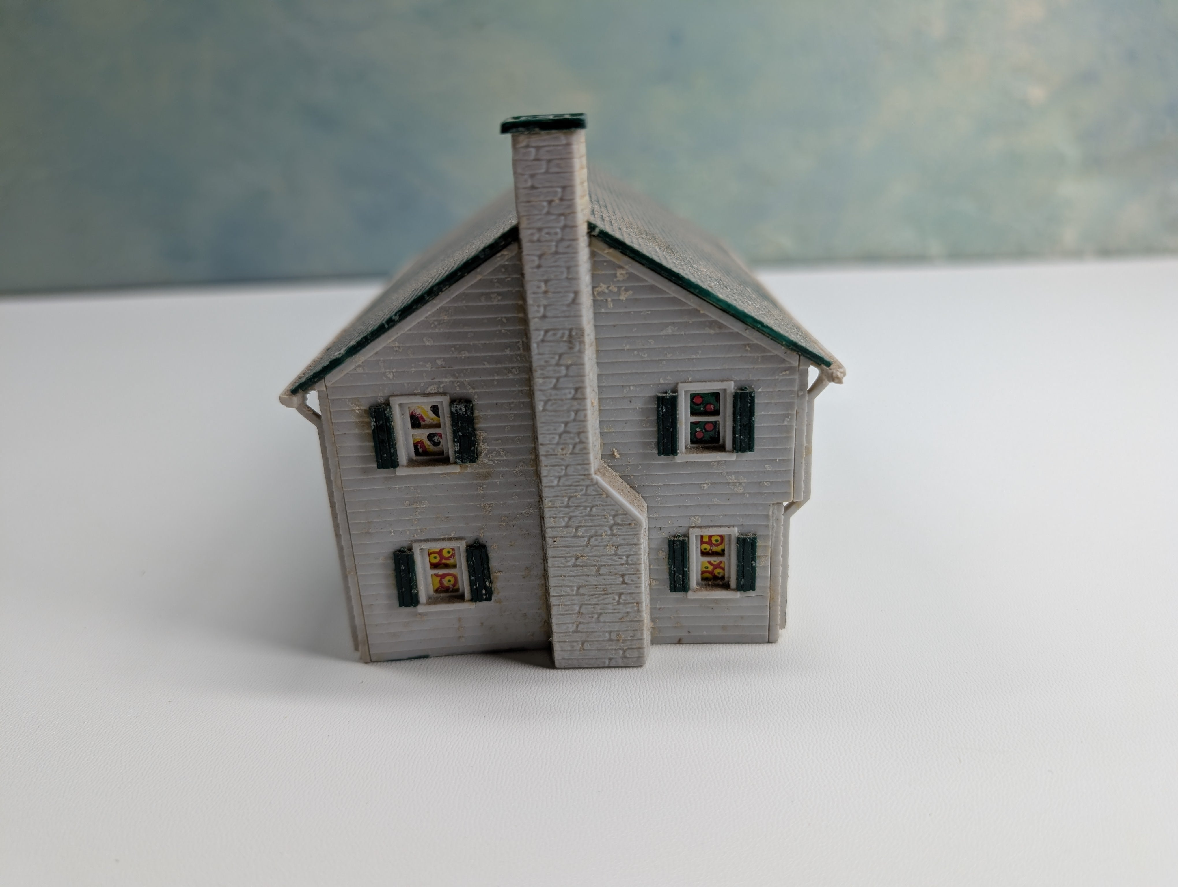 USED HO Scale White House