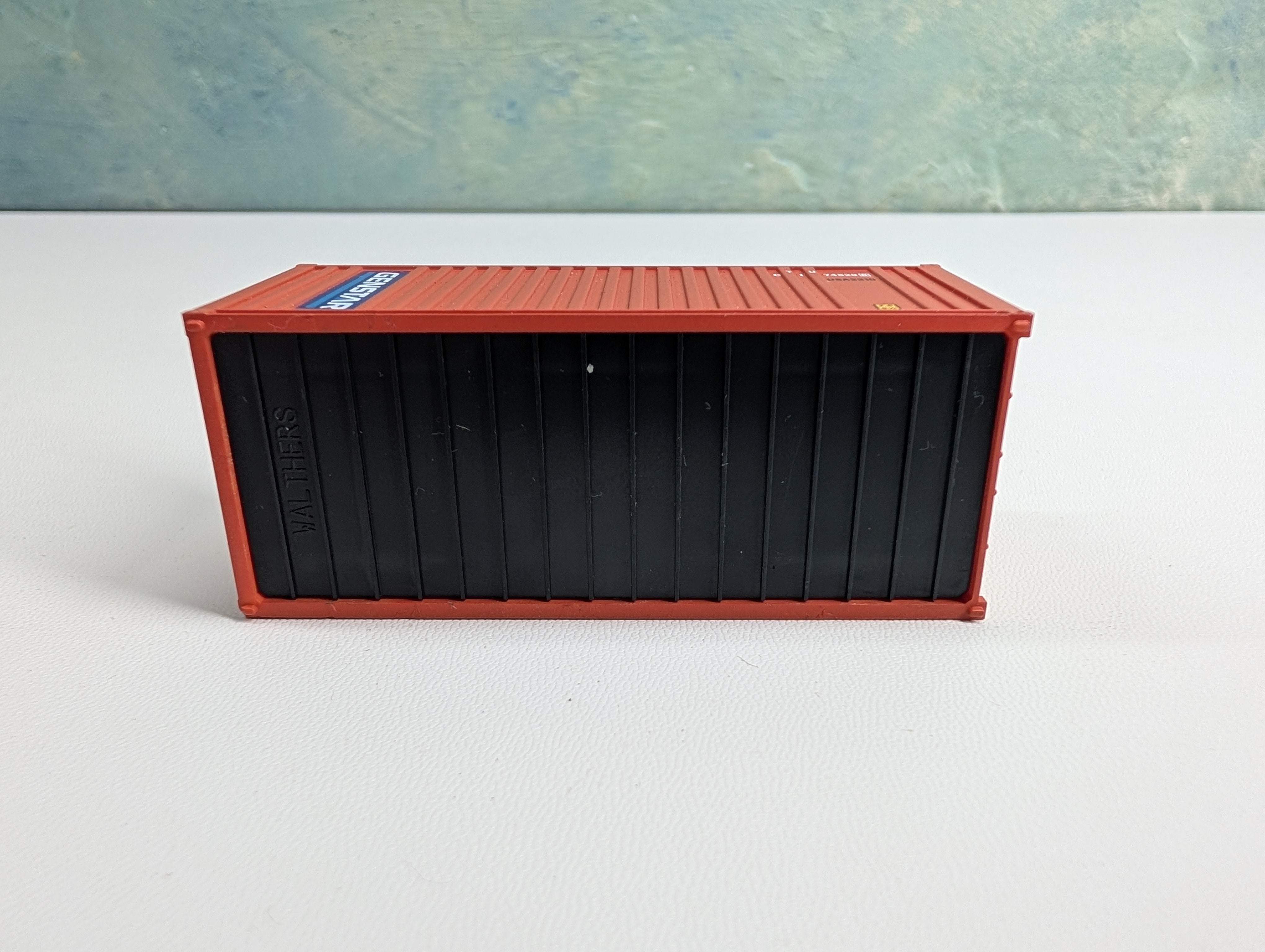 USED Walthers HO Scale 20' Container Genstar CTIU #745298