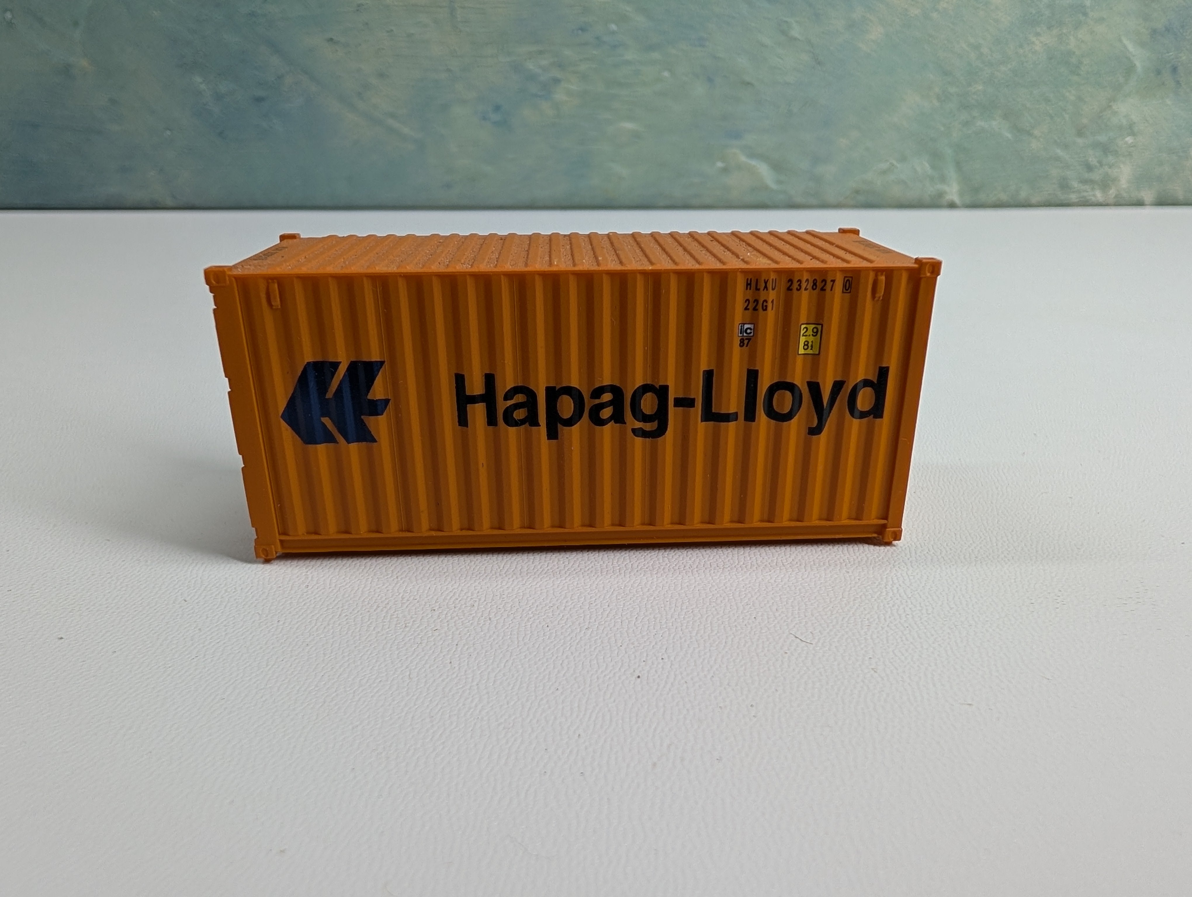 USED Walthers HO Scale 20' Container Hapag-Lloyd HLXU #2328270
