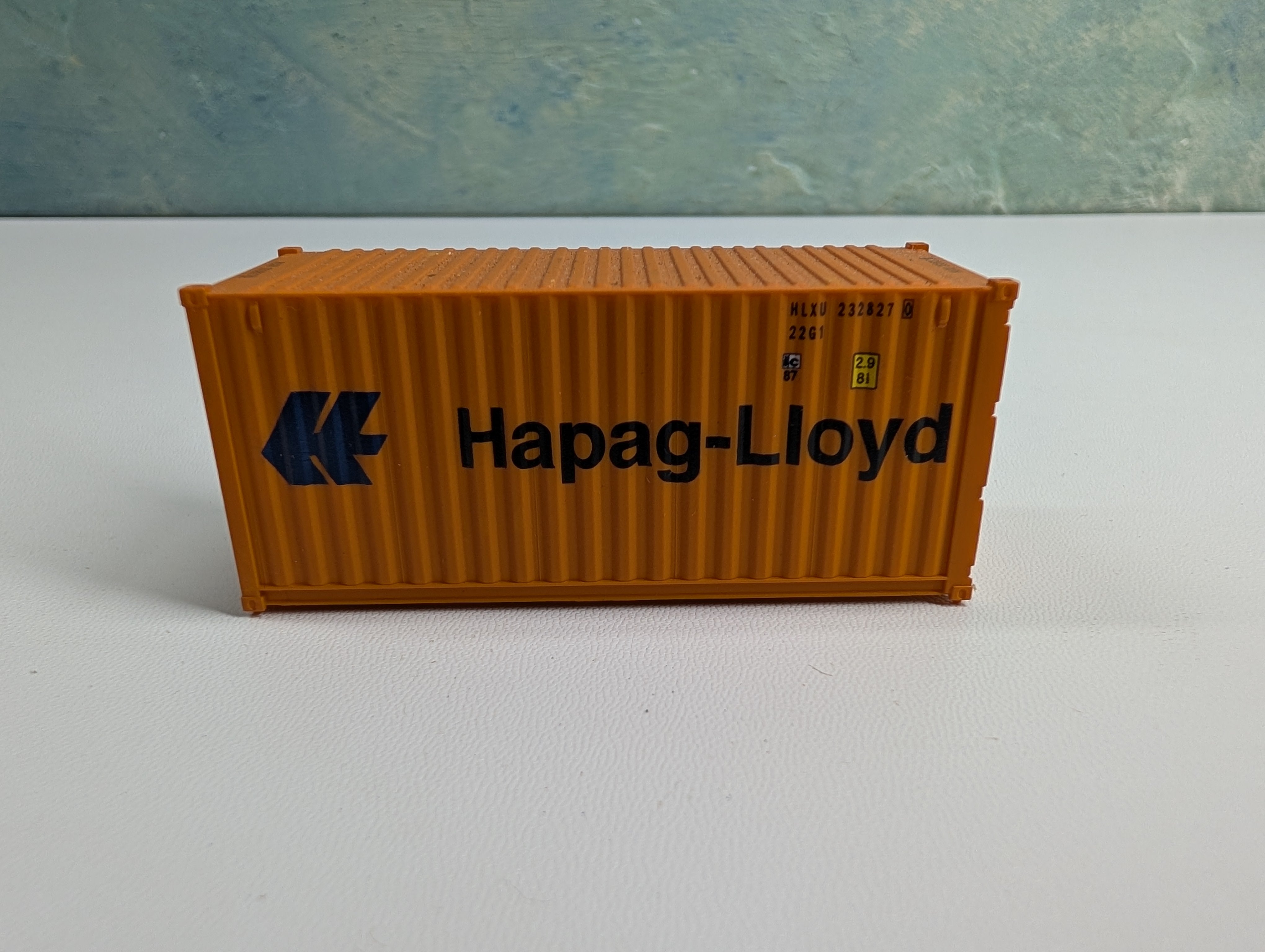 USED Walthers HO Scale 20' Container Hapag-Lloyd HLXU #2328270