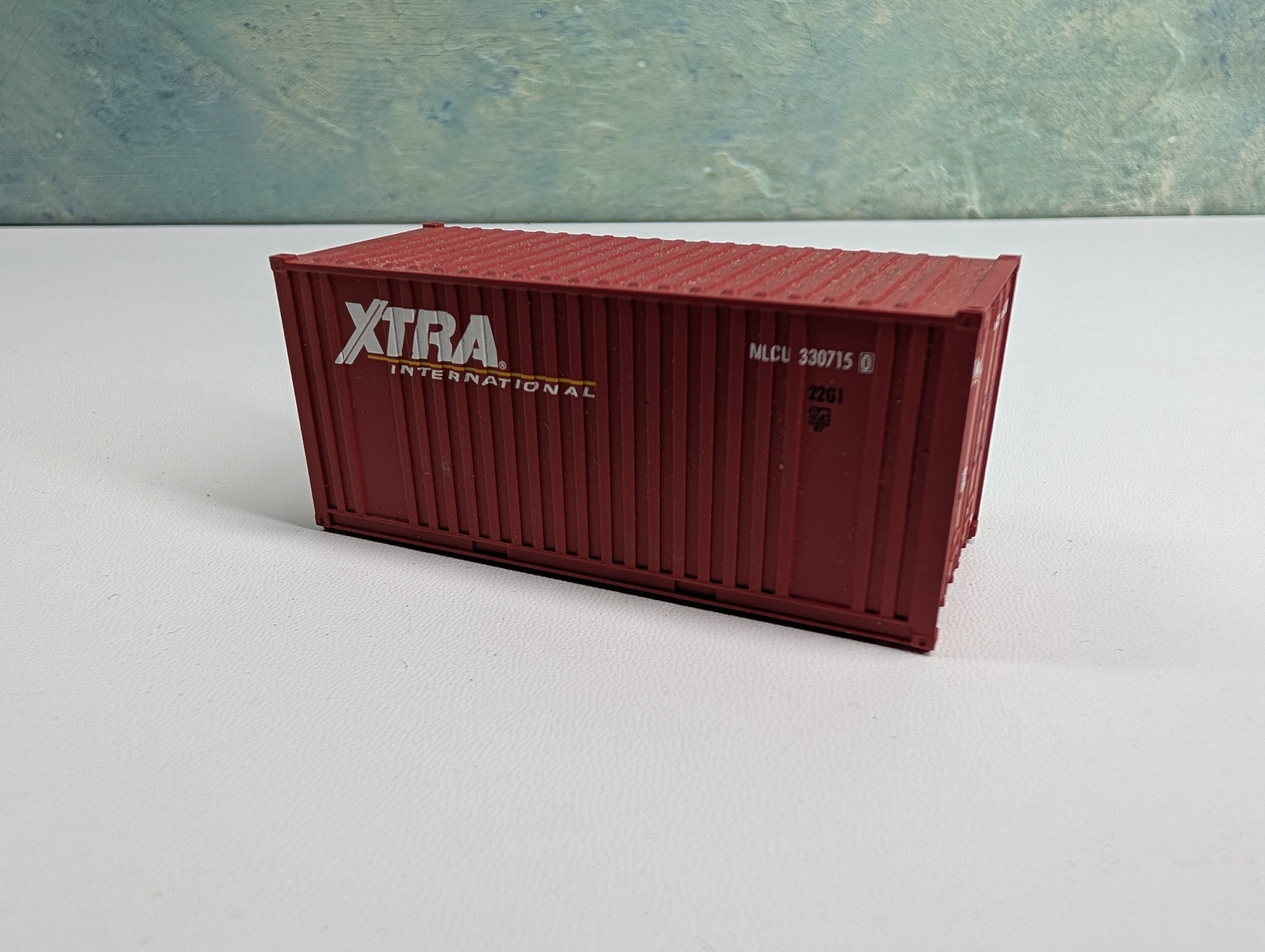 USED Walthers HO Scale 20' Container Xtra International MLCU #3307150