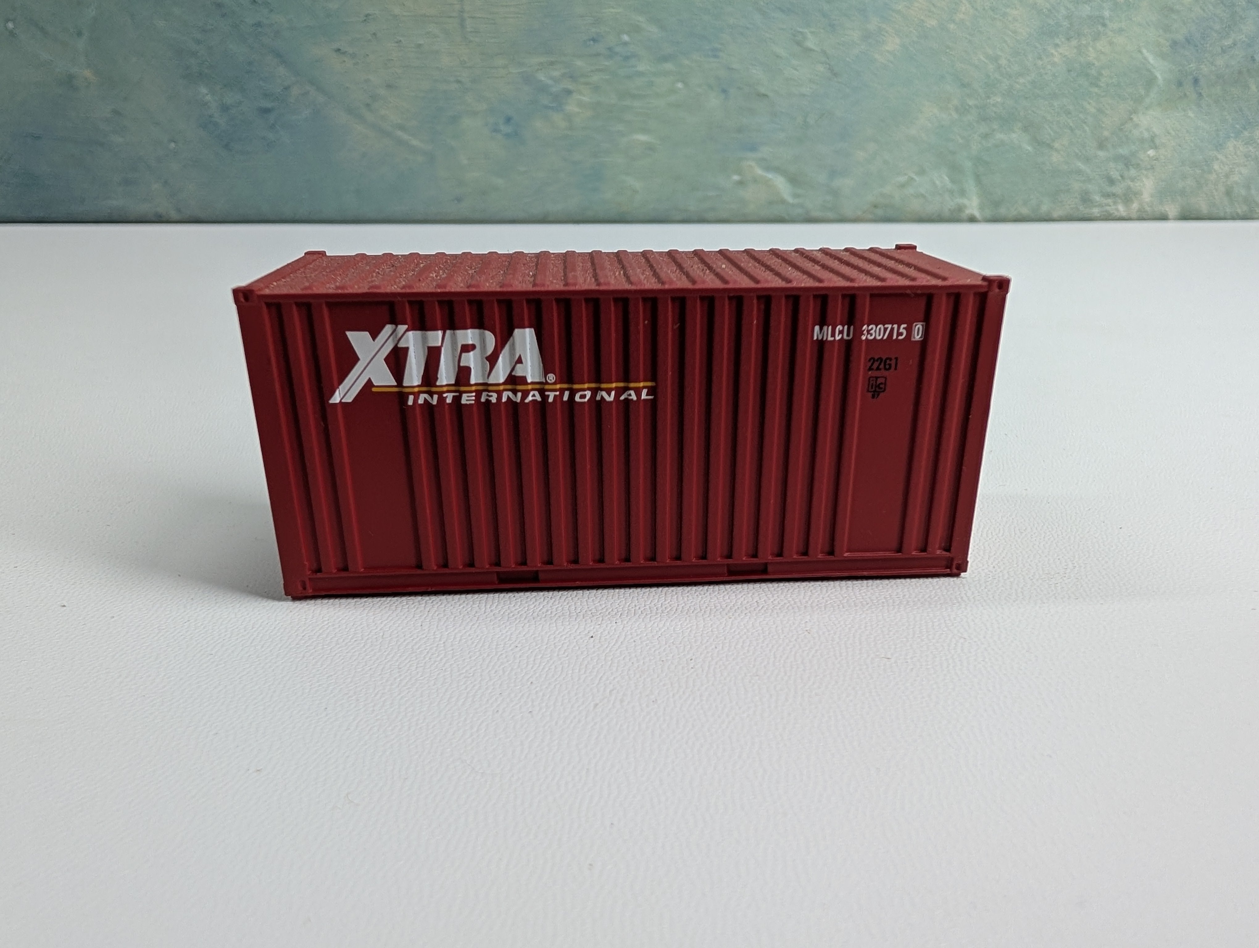 USED Walthers HO Scale 20' Container Xtra International MLCU #3307150