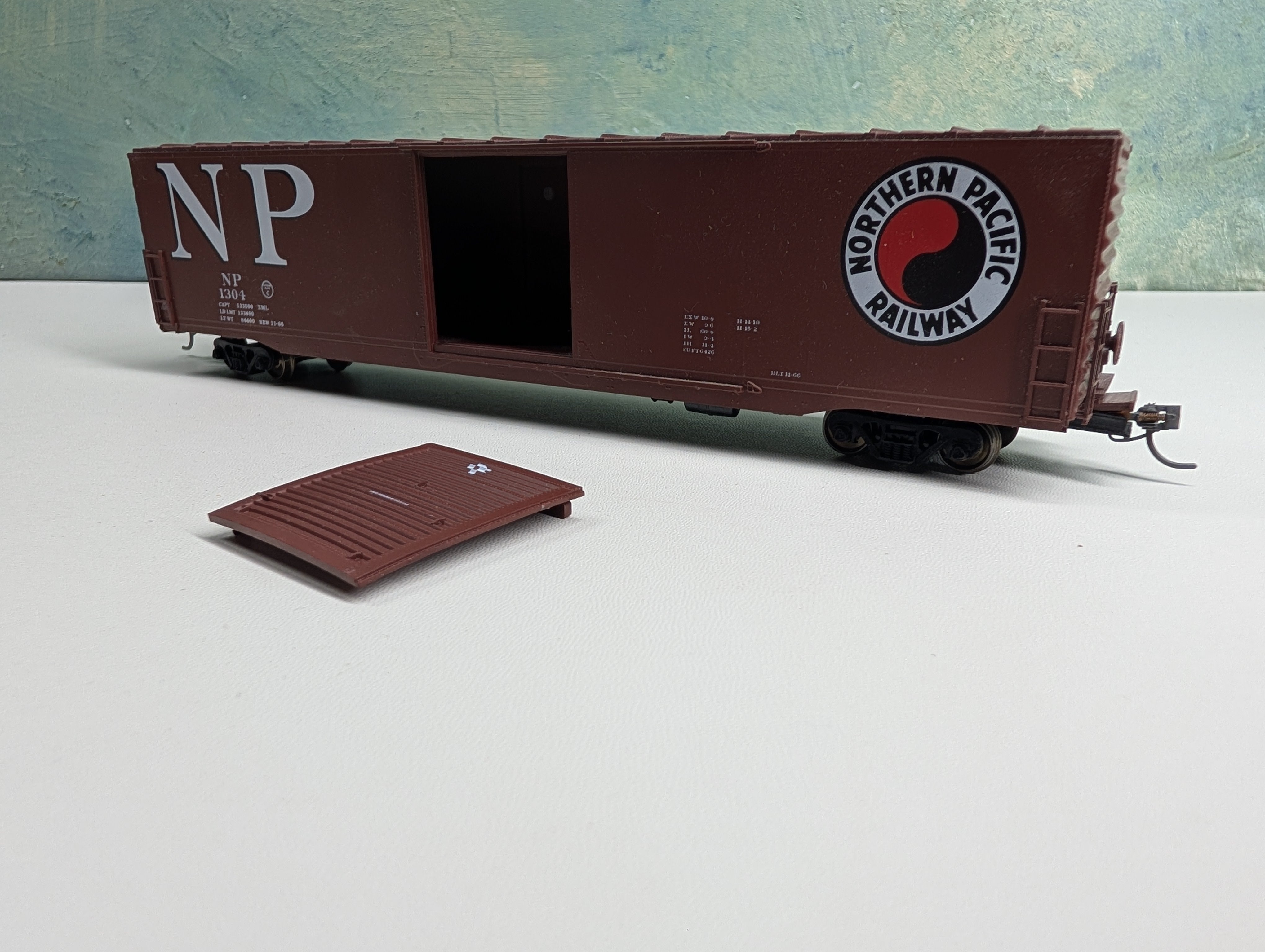 USED HO Scale 60' PS Auto Box Car Northern Pacific NP #1304 Metal Wheels