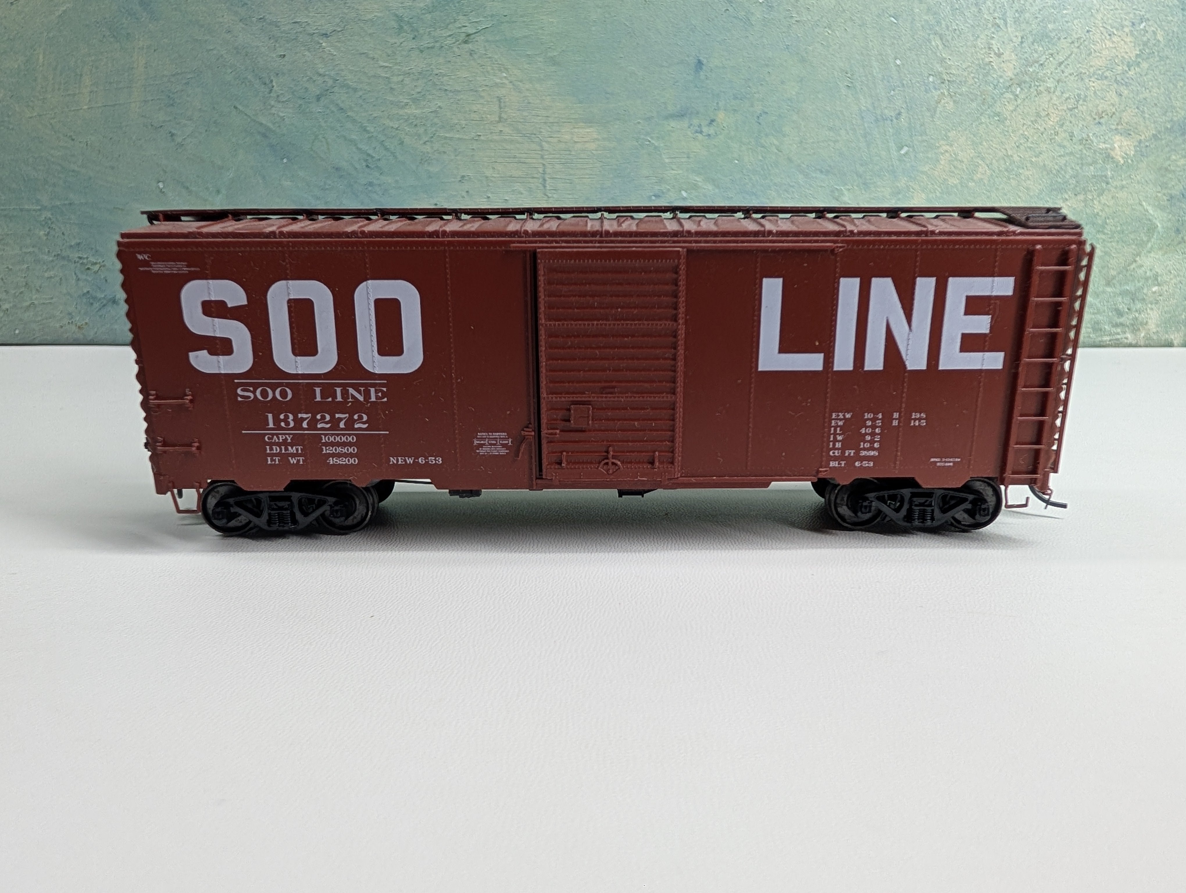 USED HO Scale 40' Box Car SOO Line #137272 Metal Wheels