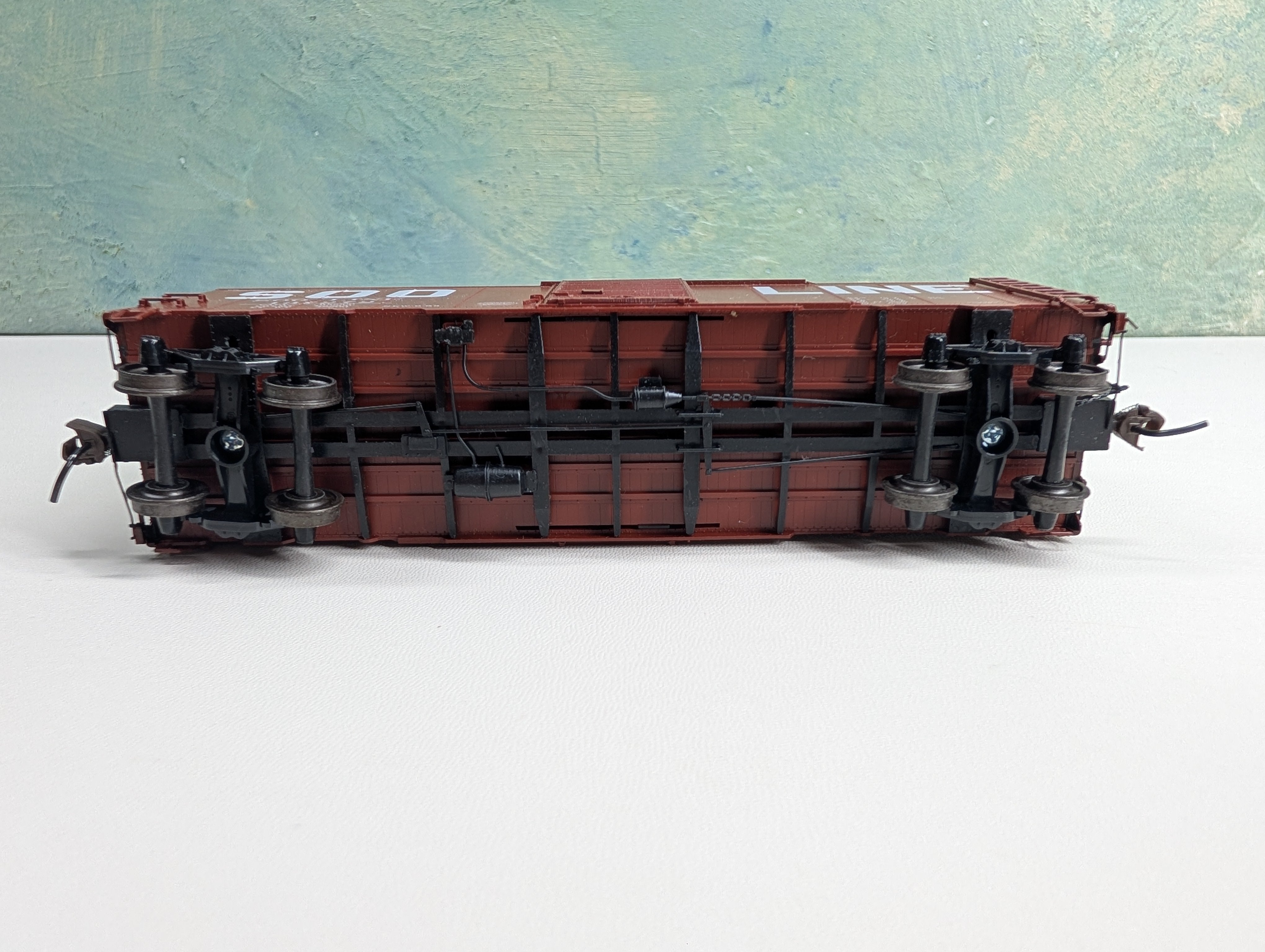 USED HO Scale 40' Box Car SOO Line #137272 Metal Wheels