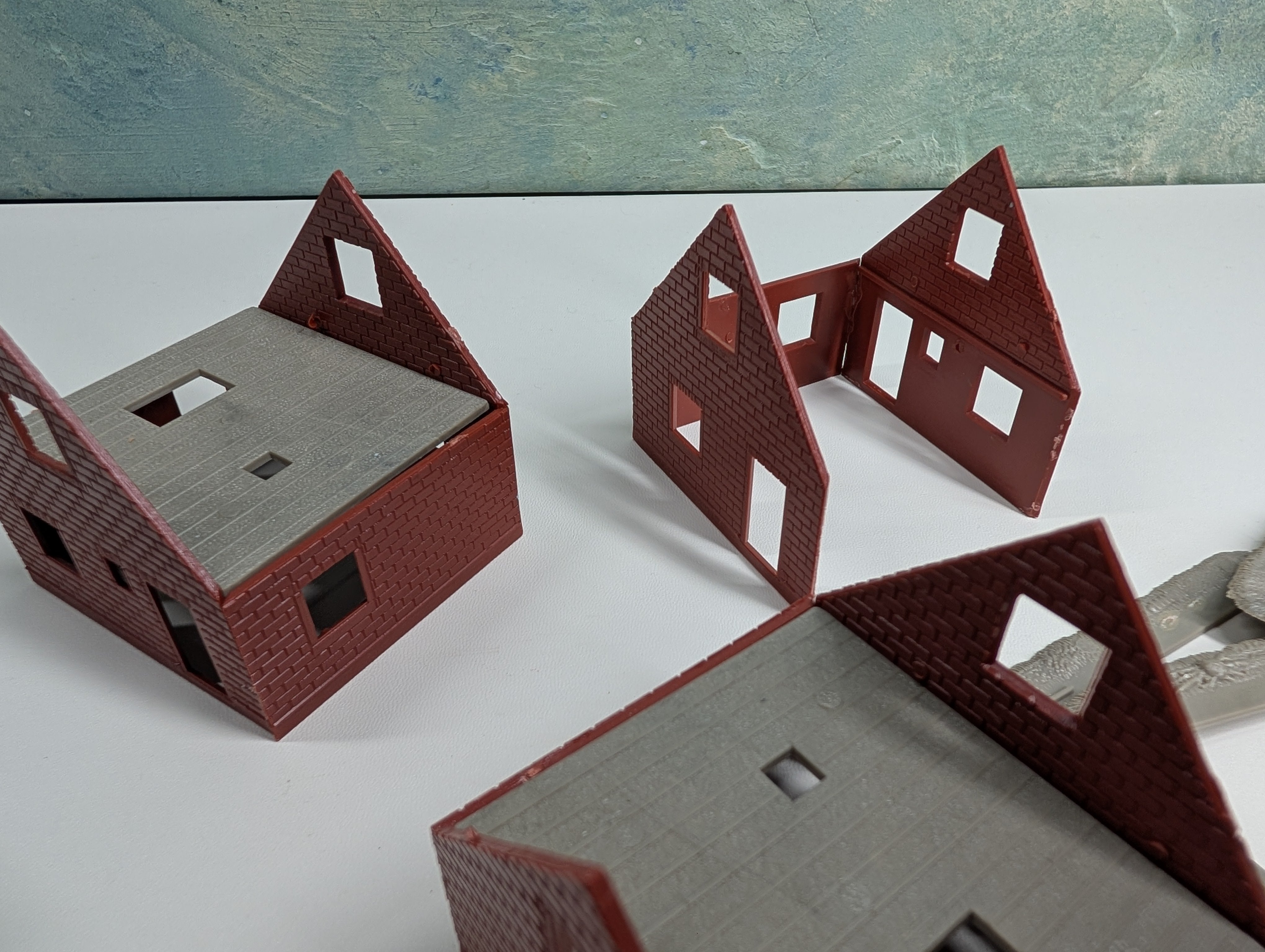 USED HO Scale Lot of Homes Under Construction Parts