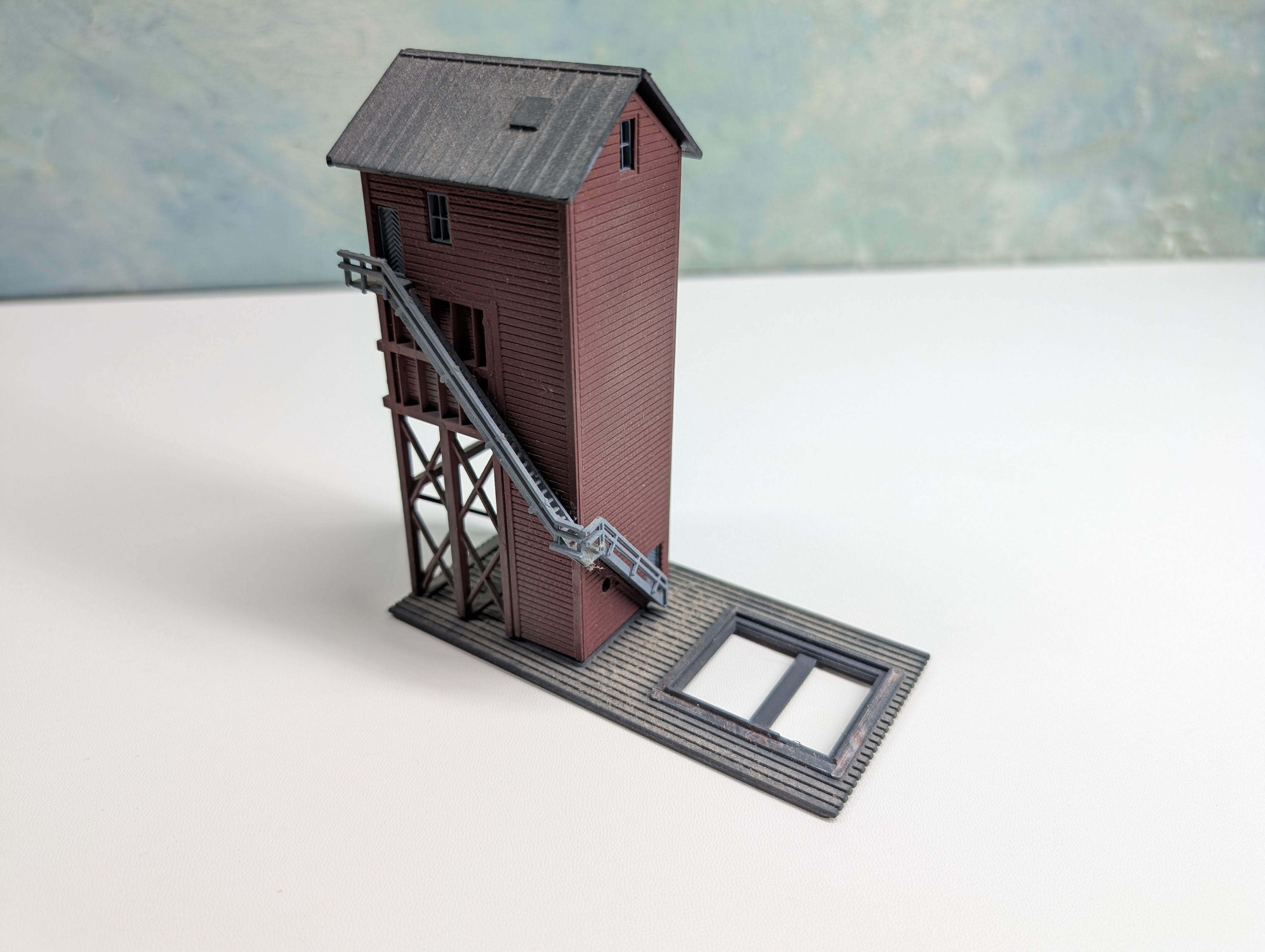 USED N Scale Coaling Tower