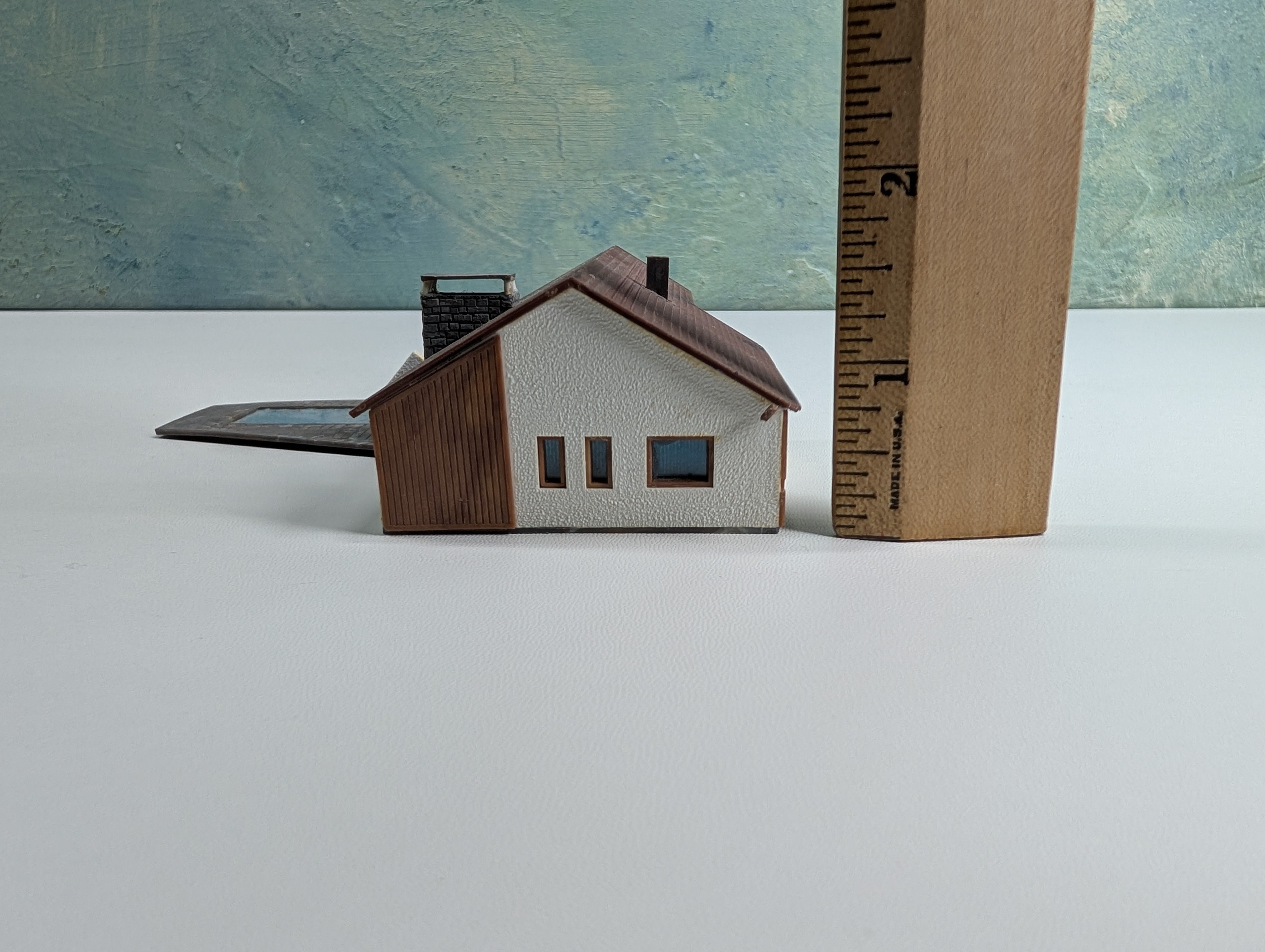 USED Arnold Rapido #0695 N Scale House w/ Pool