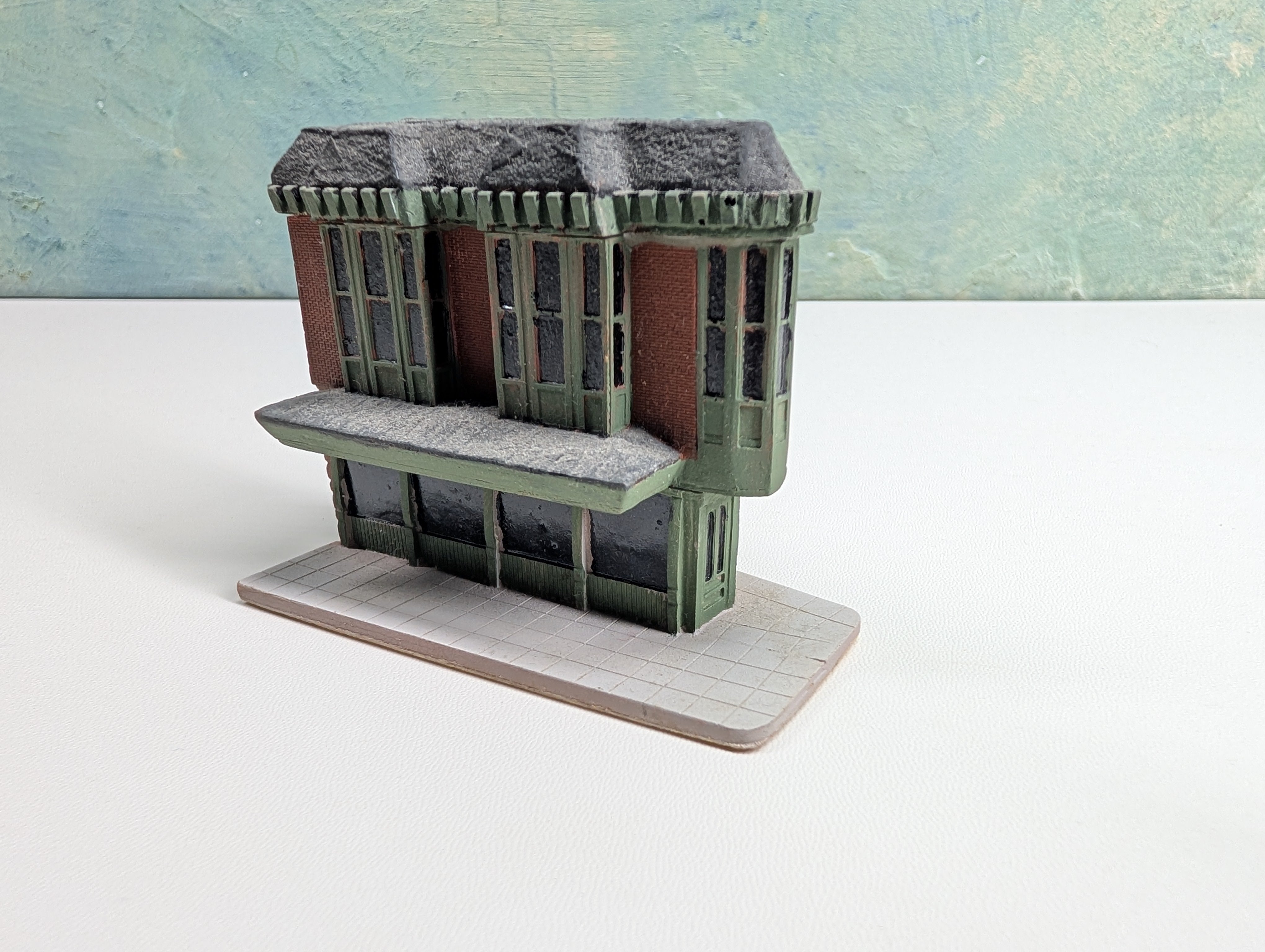 USED N Scale German Store Front