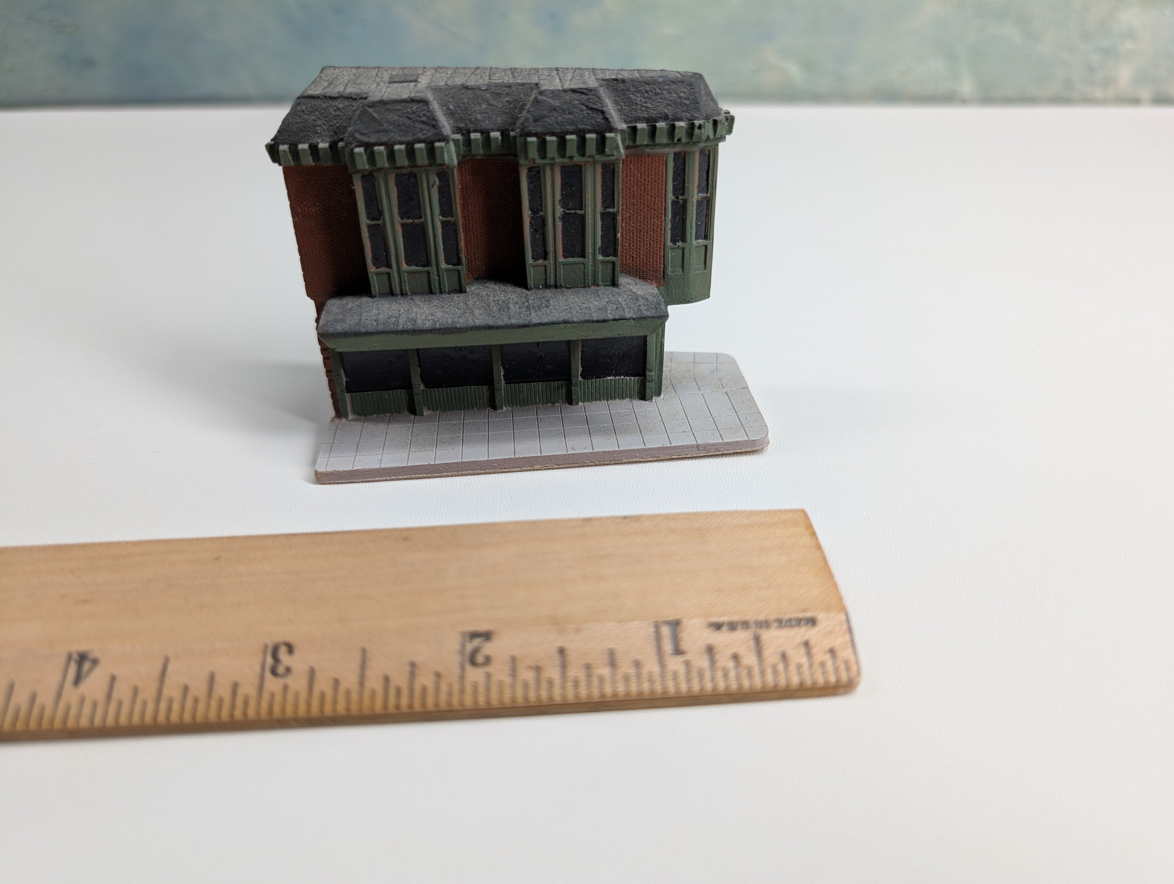 USED N Scale German Store Front