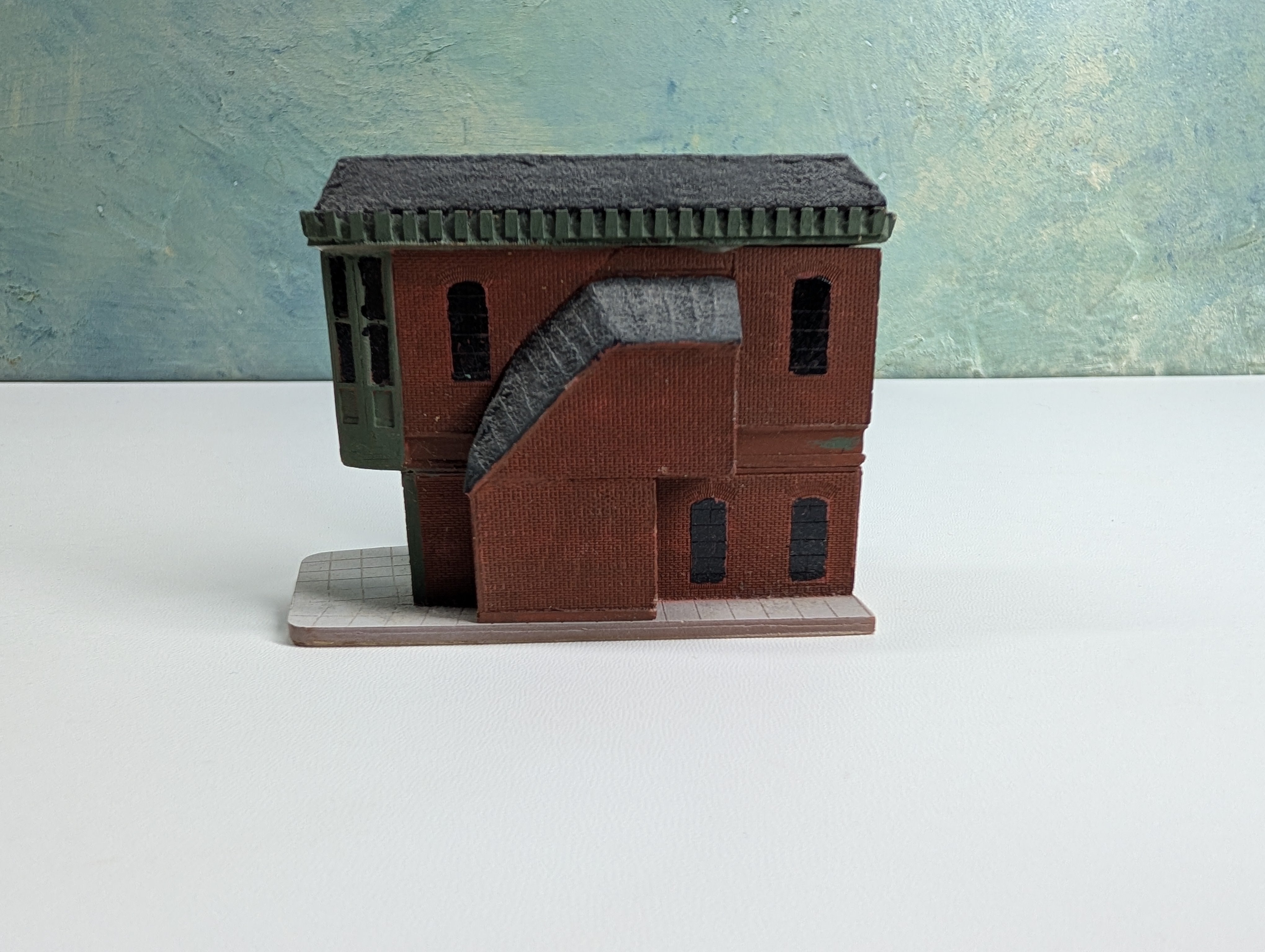USED N Scale German Store Front