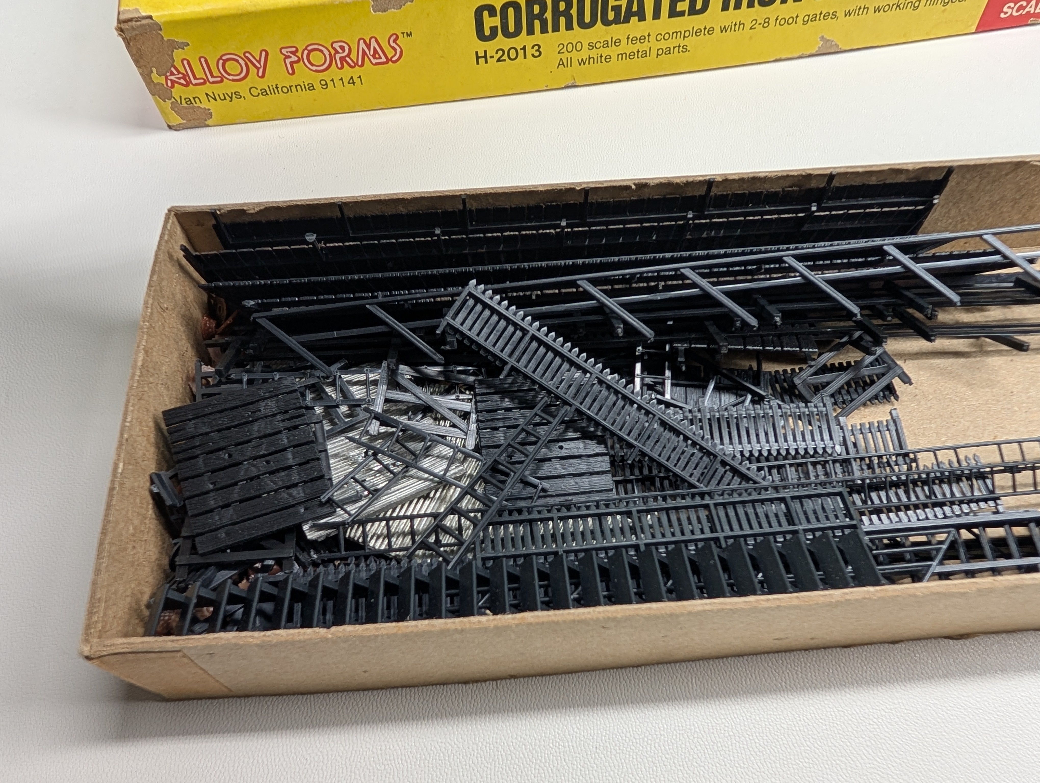 USED Alloy Forms H-2013 HO Scale Corrugated Iron Fence KIT