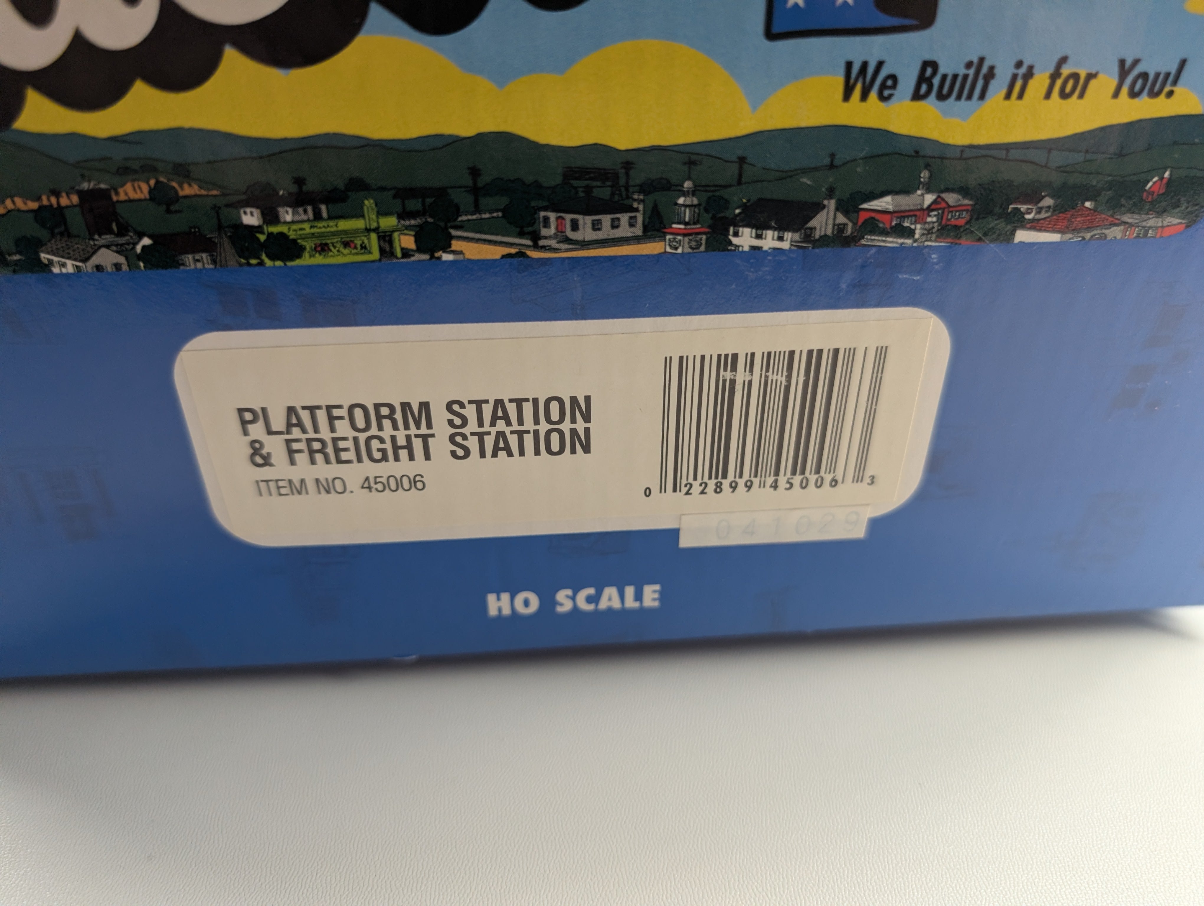 Bachmann Plasticville 45006 HO Scale Platform Station and Freight Station
